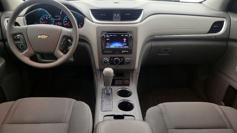 2017 Chevrolet Traverse LS 9