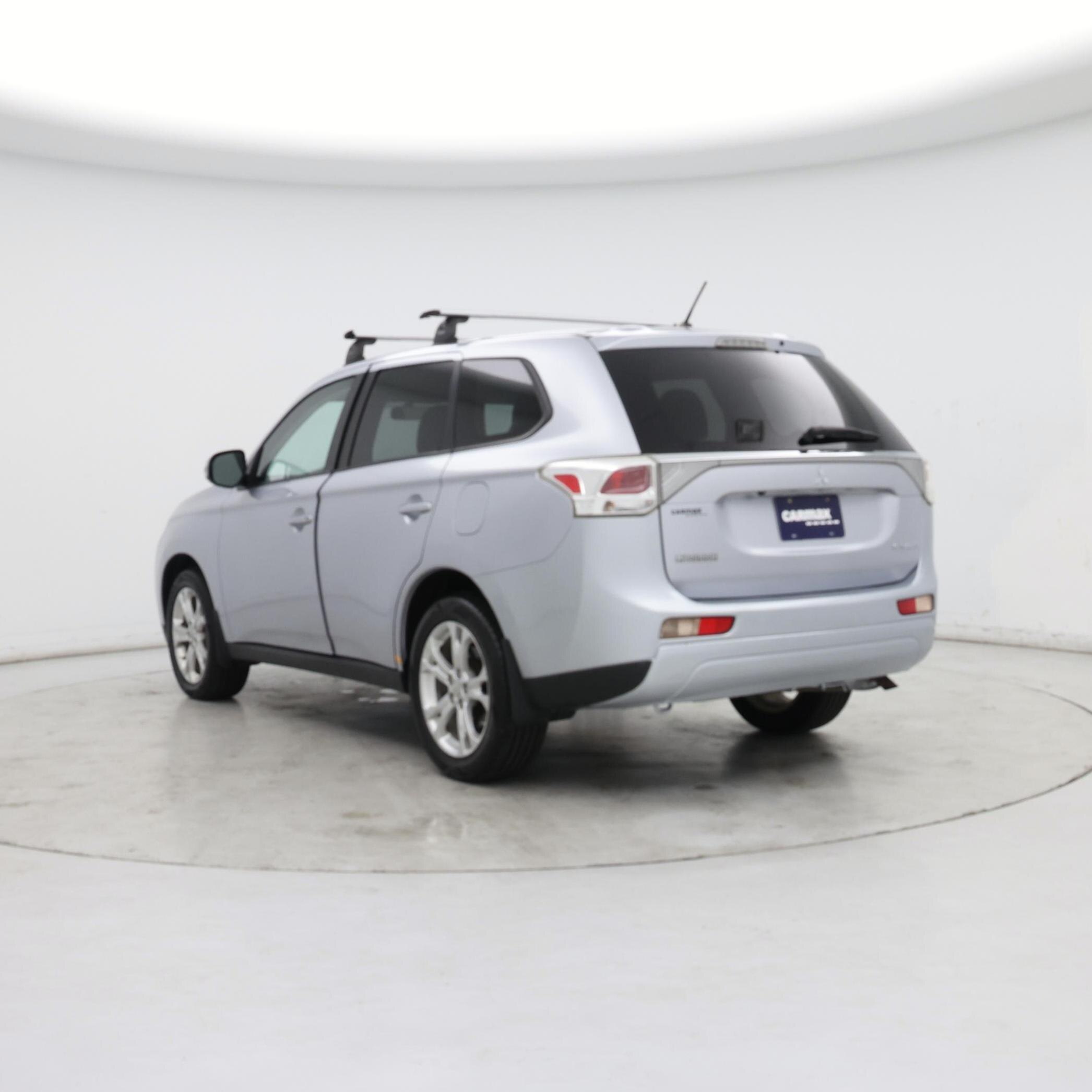 Thumbnail: 2014 Mitsubishi Outlander - 2