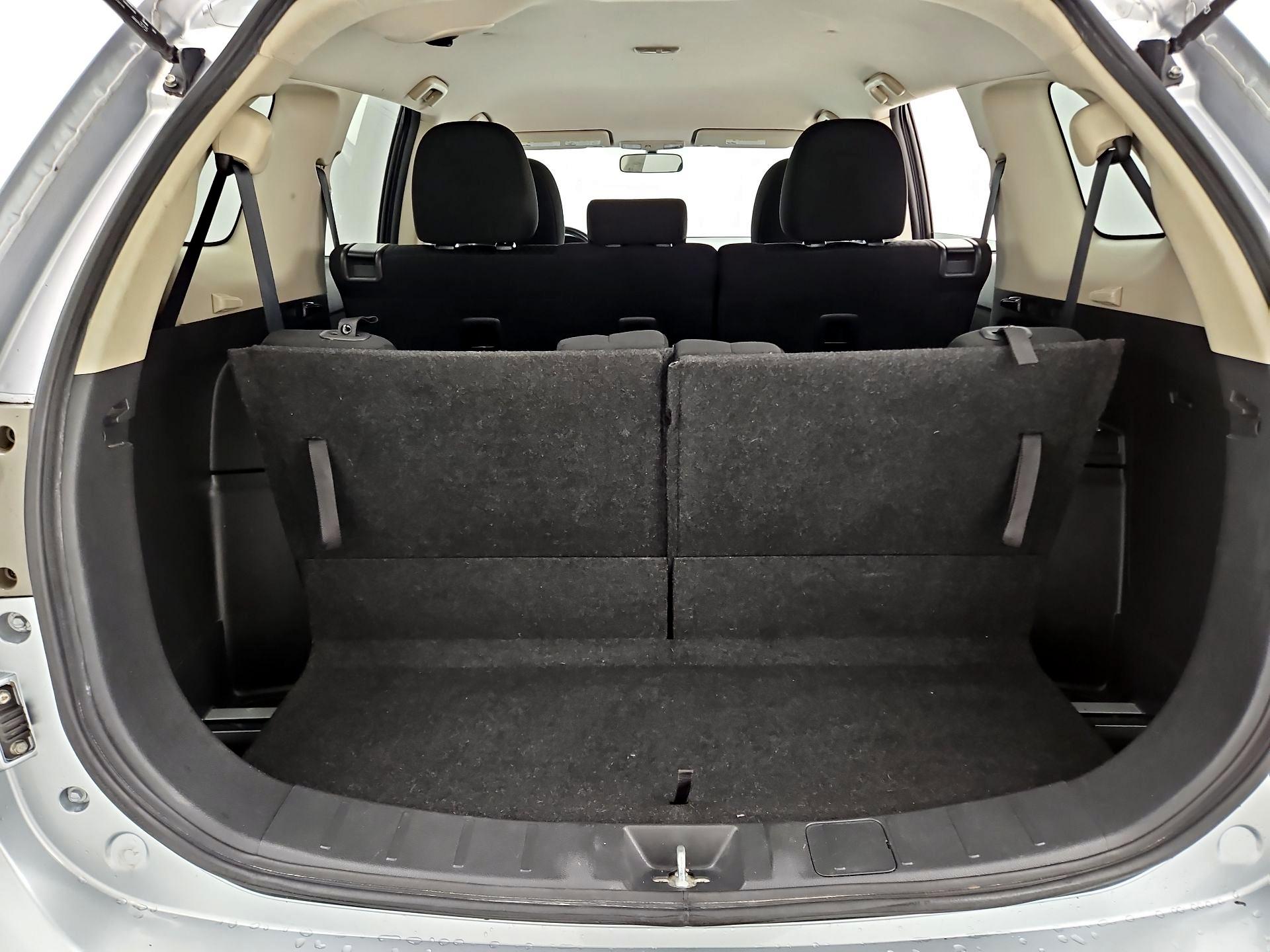 Thumbnail: 2014 Mitsubishi Outlander - 19