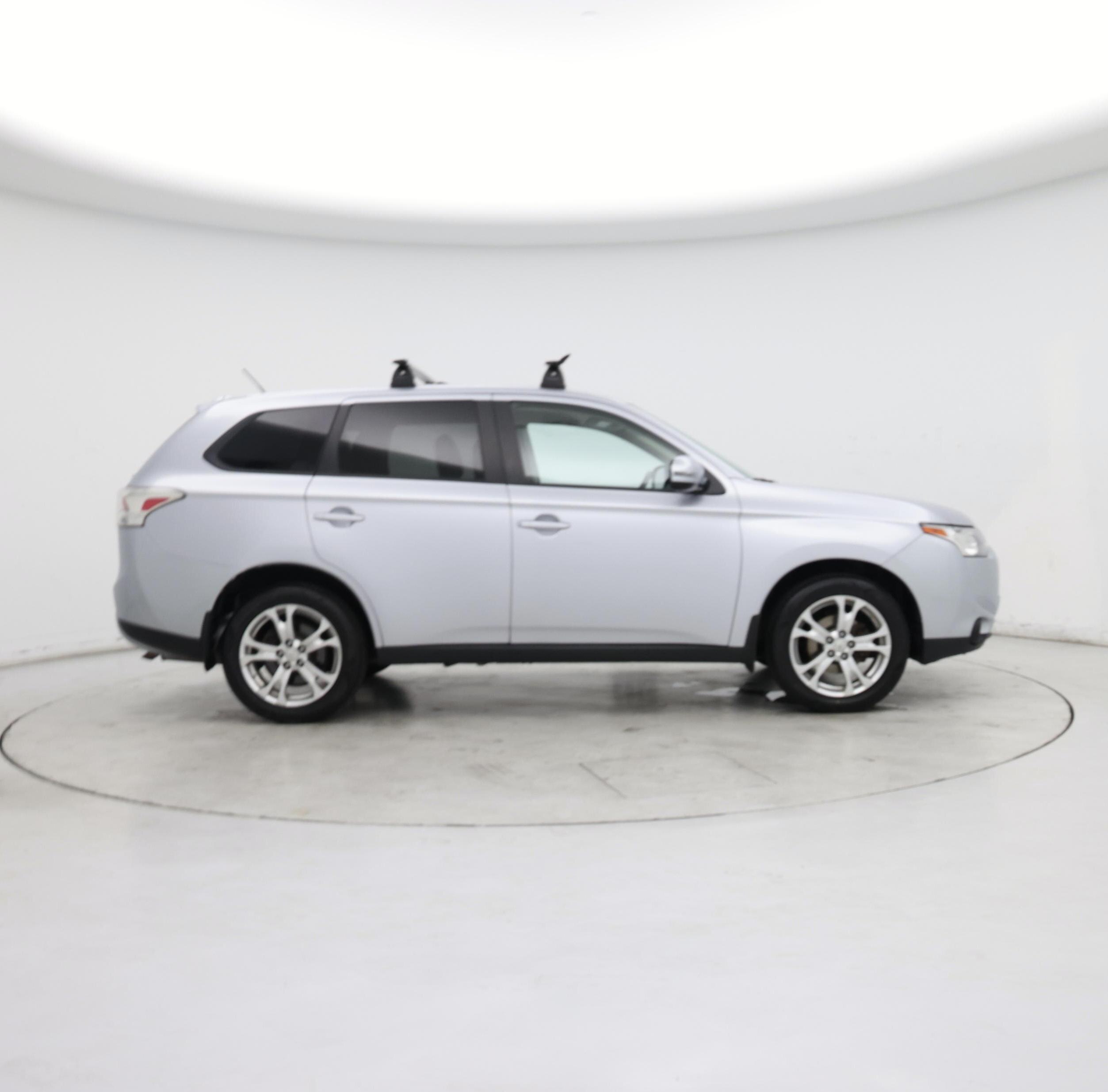 Thumbnail: 2014 Mitsubishi Outlander - 7