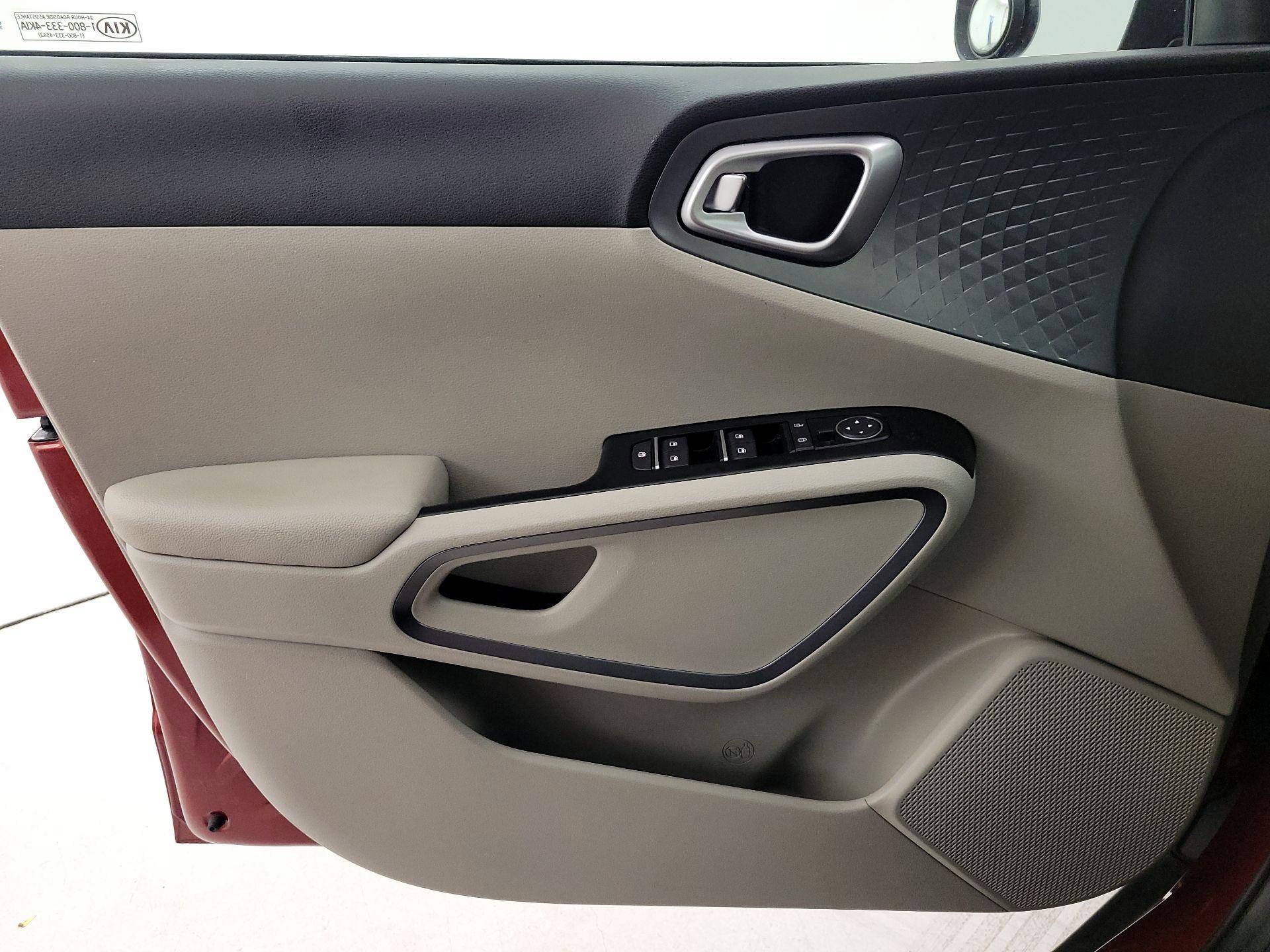Thumbnail: 2020 Kia Soul - 12