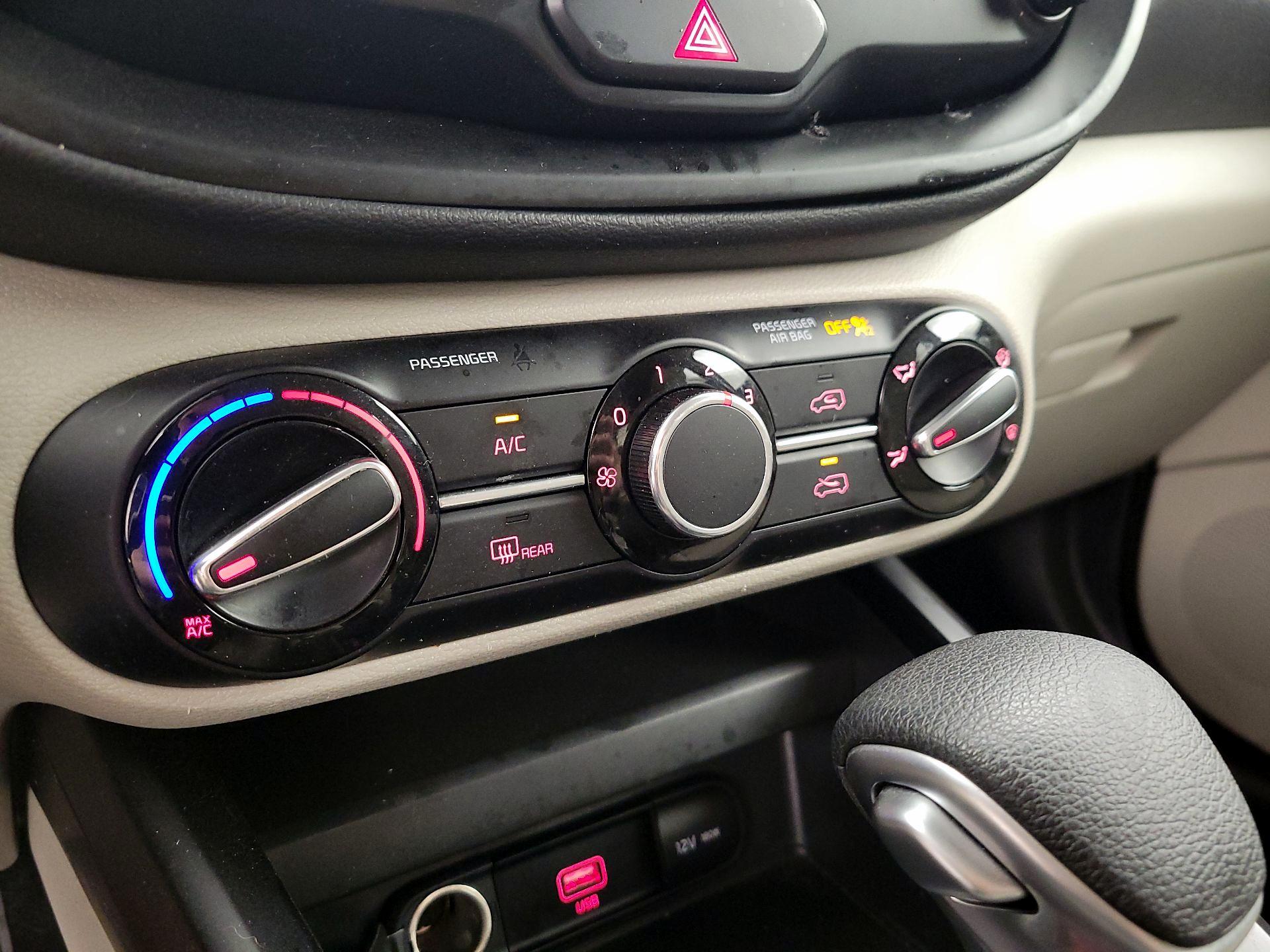Thumbnail: 2020 Kia Soul - 16