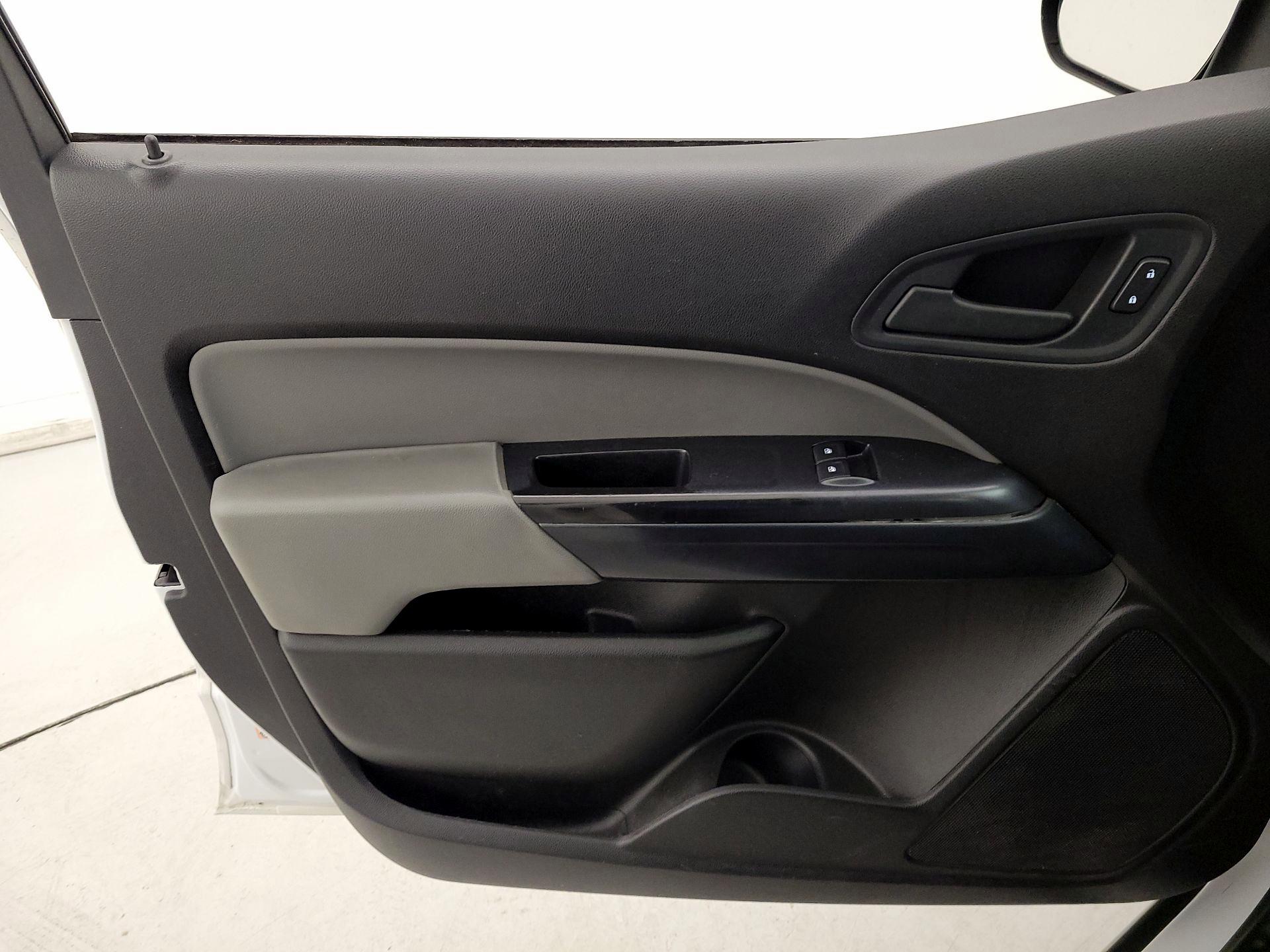 Thumbnail: 2015 Chevrolet Colorado - 12