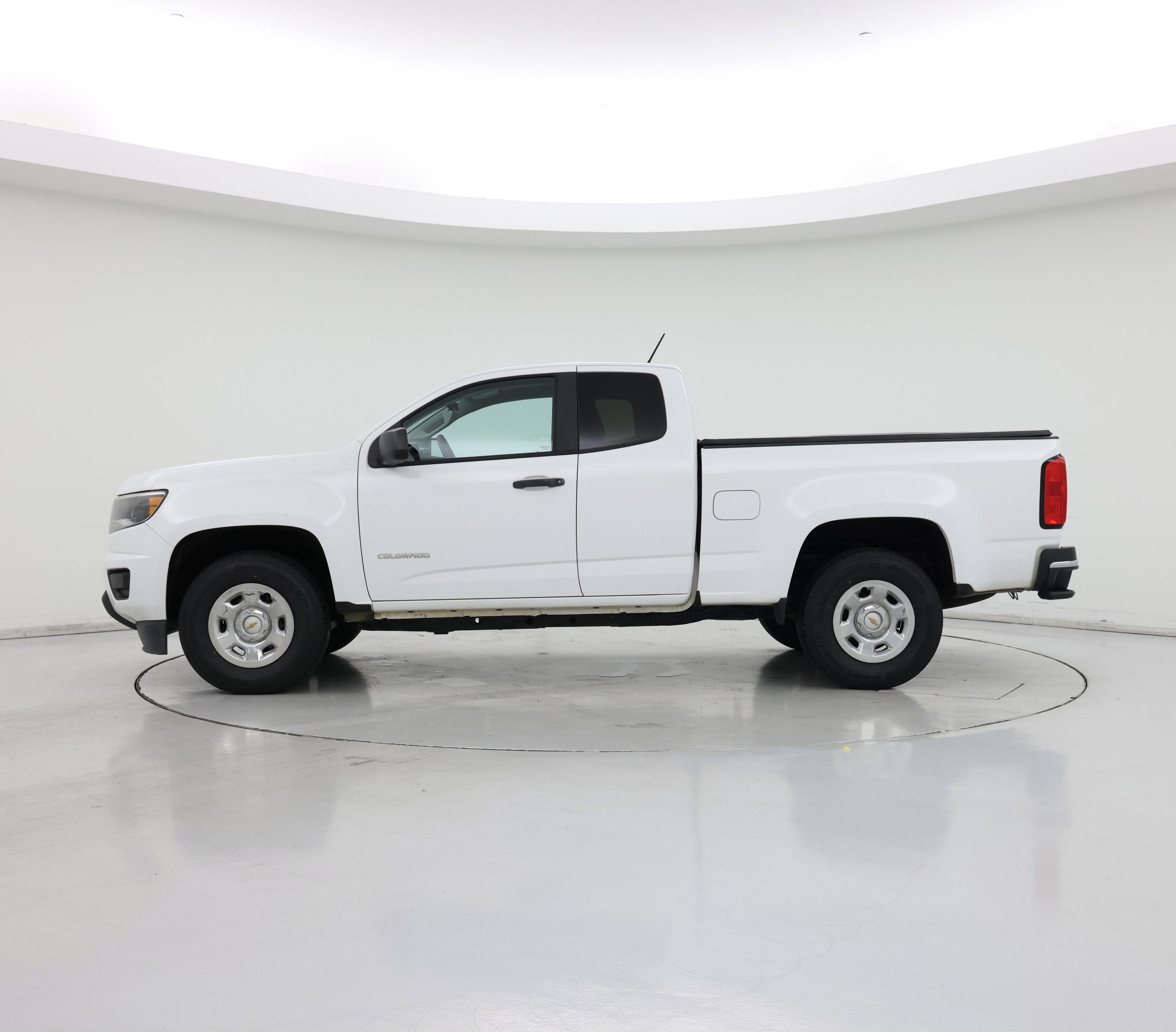 Thumbnail: 2015 Chevrolet Colorado - 3
