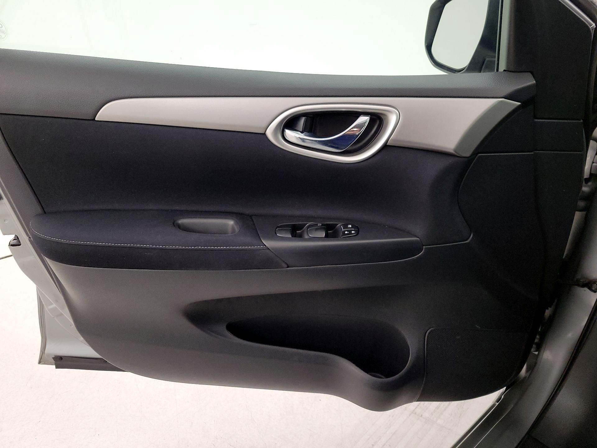 Thumbnail: 2014 Nissan Sentra - 12