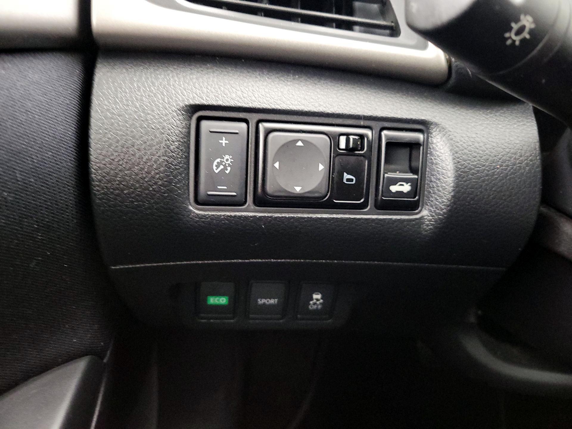 Thumbnail: 2014 Nissan Sentra - 13