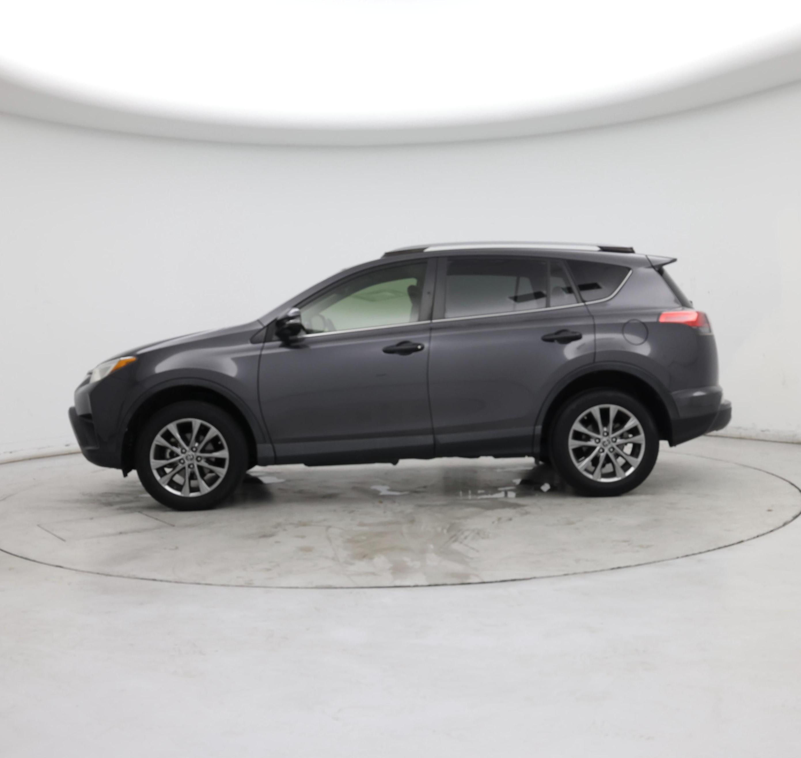 Thumbnail: 2018 Toyota RAV4 - 3
