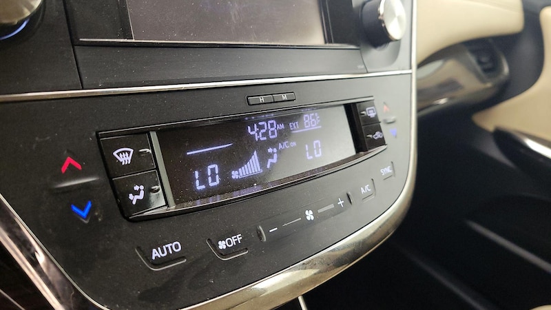 2014 Toyota Avalon XLE 16