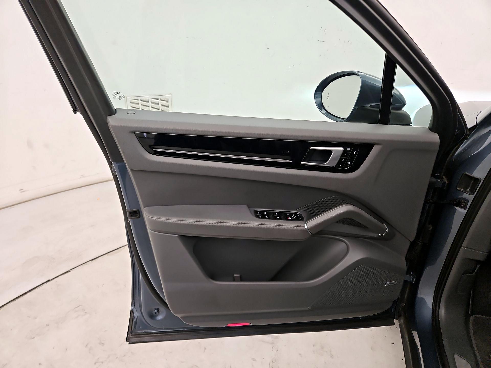 Thumbnail: 2019 Porsche Cayenne - 12