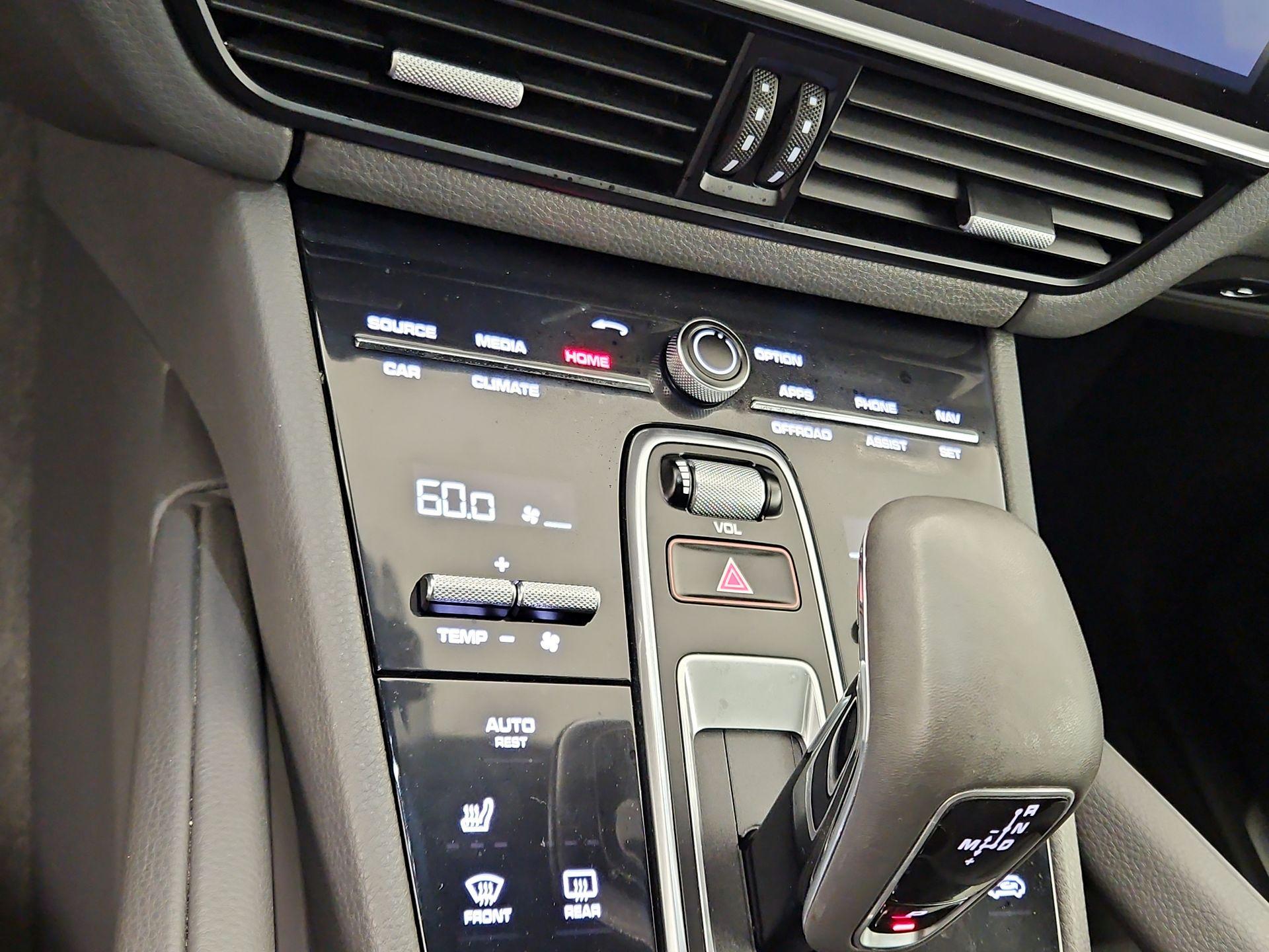 Thumbnail: 2019 Porsche Cayenne - 16