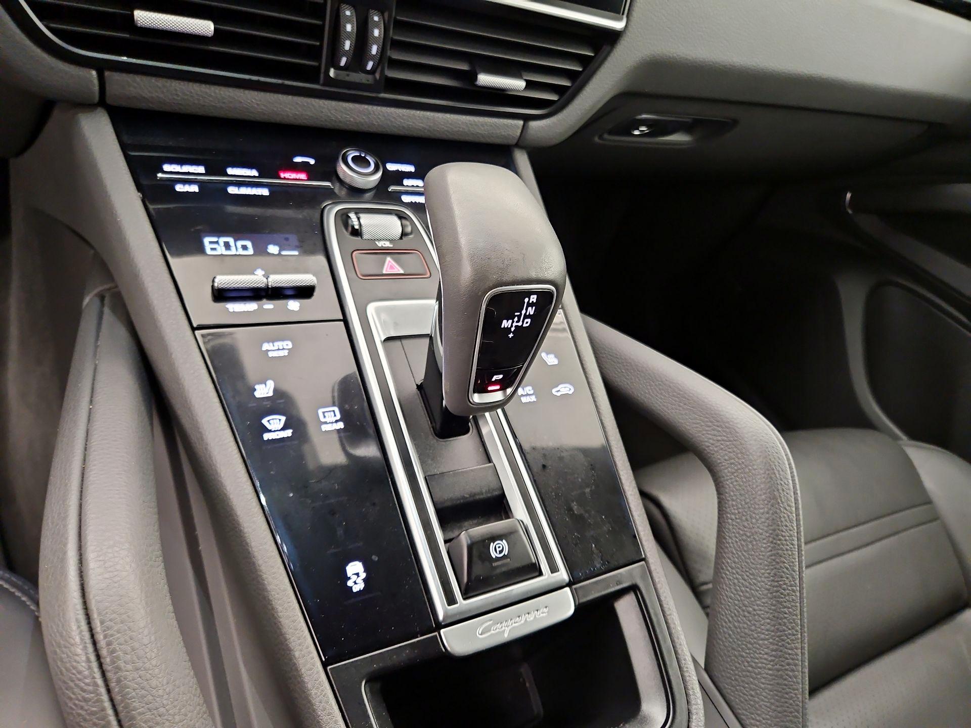 Thumbnail: 2019 Porsche Cayenne - 17