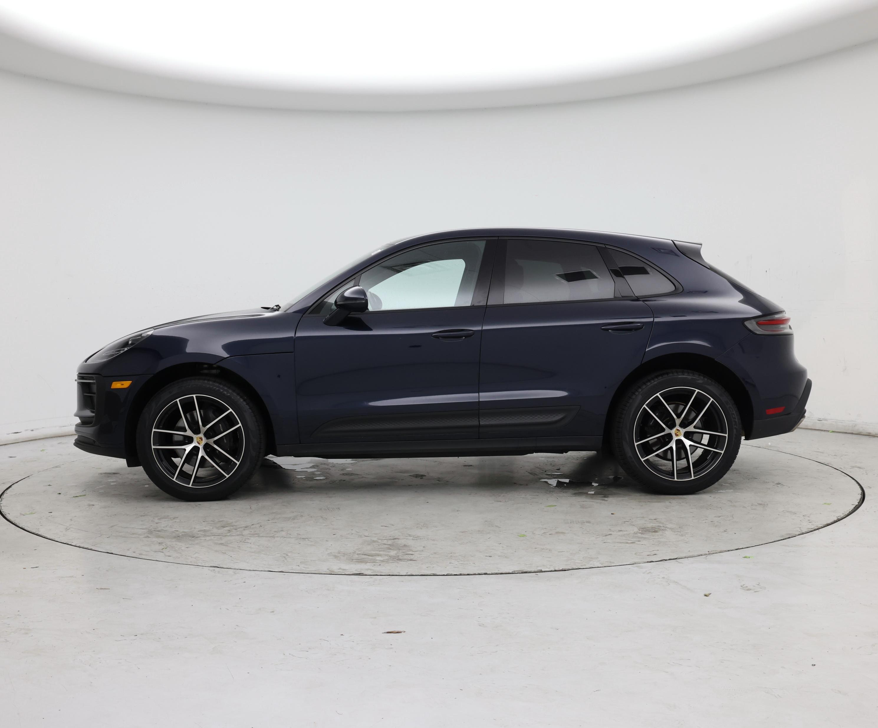 Thumbnail: 2022 Porsche Macan - 3