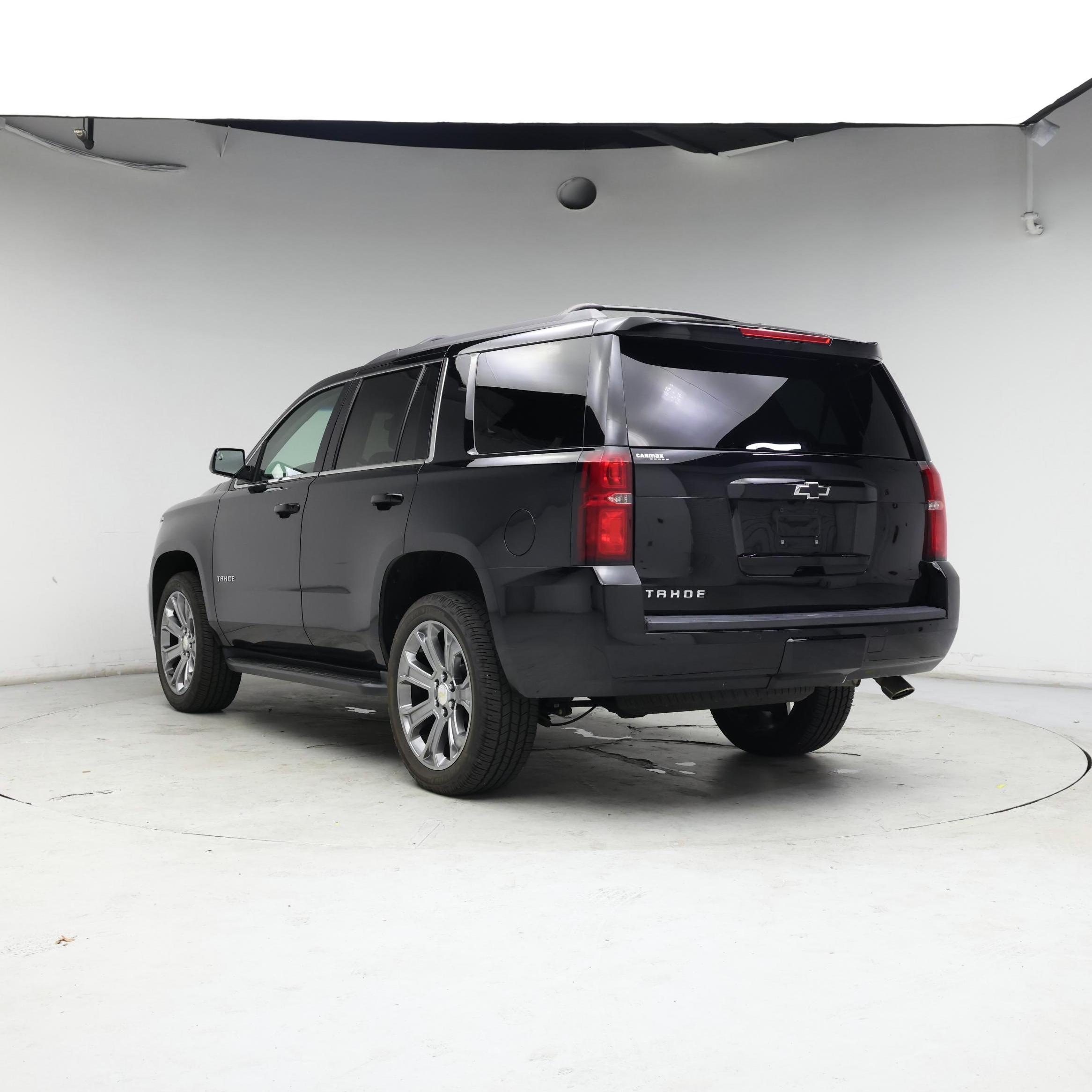 Thumbnail: 2019 Chevrolet Tahoe - 2