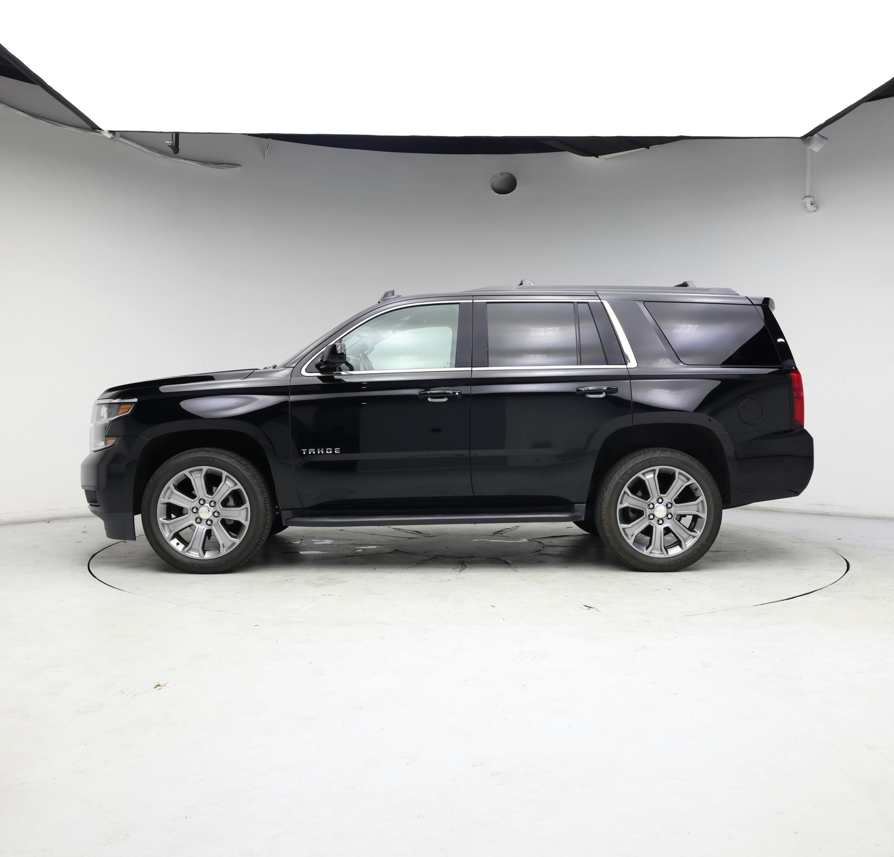 Thumbnail: 2019 Chevrolet Tahoe - 3