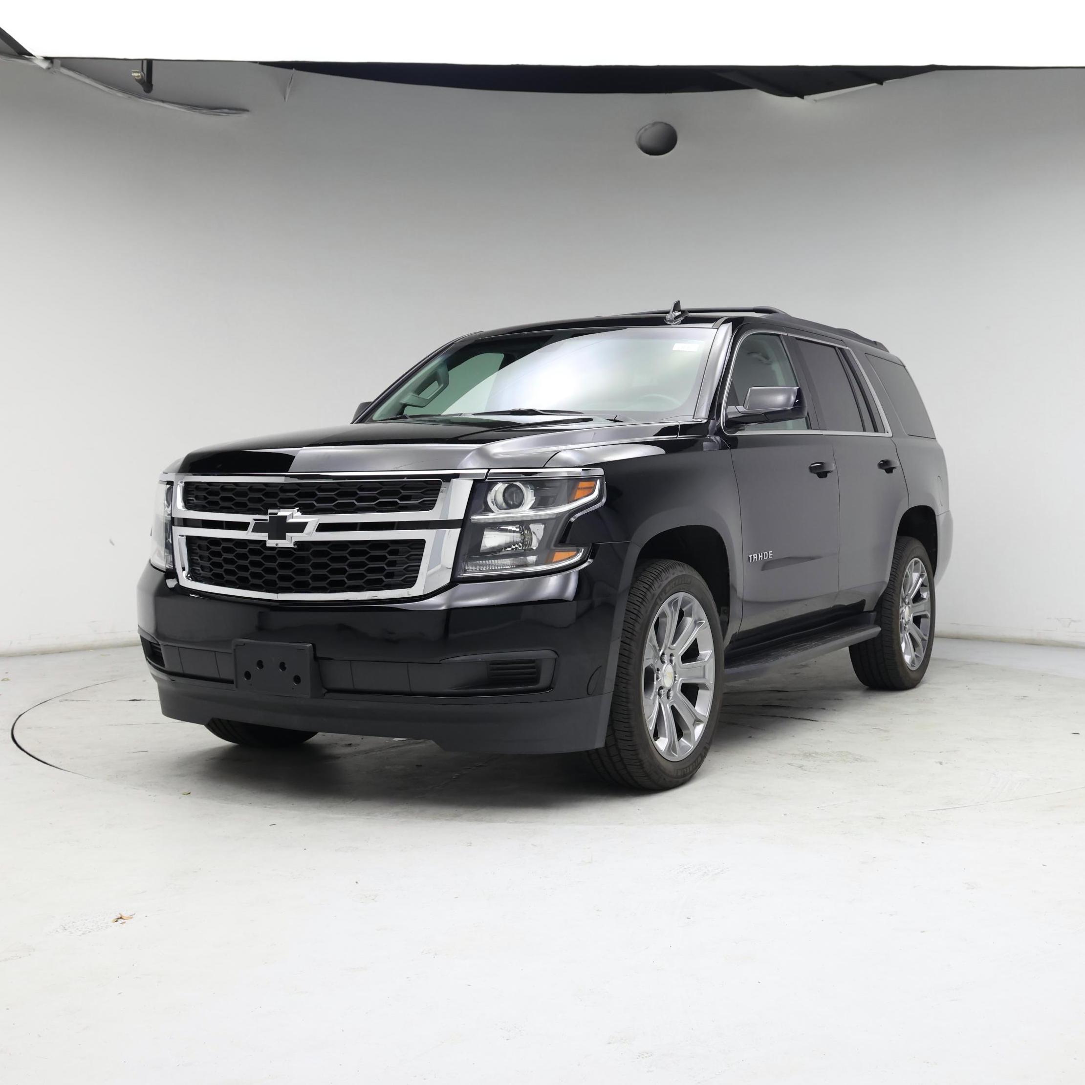 Thumbnail: 2019 Chevrolet Tahoe - 4