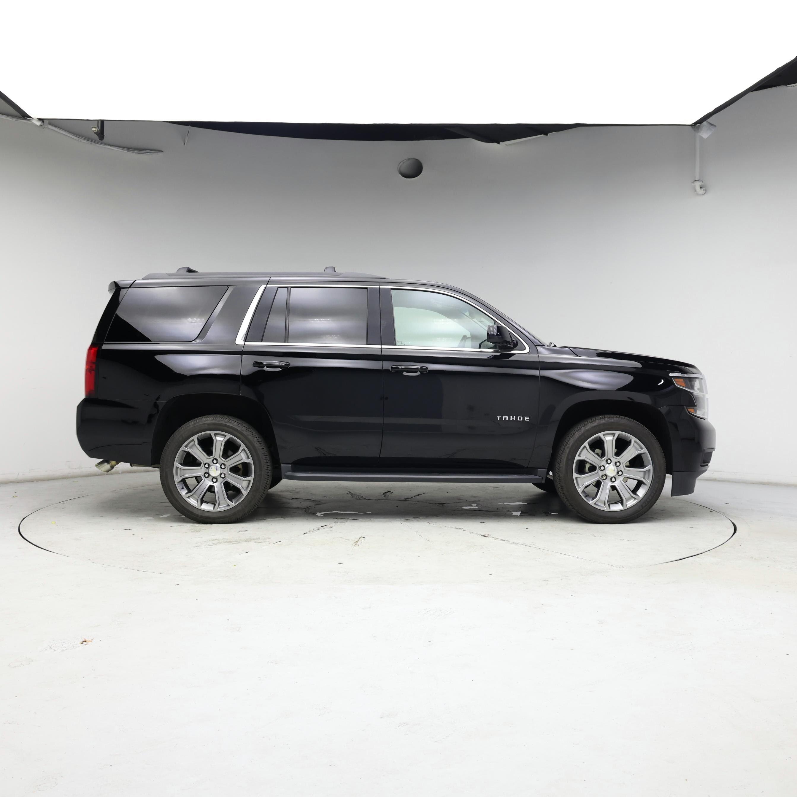Thumbnail: 2019 Chevrolet Tahoe - 7