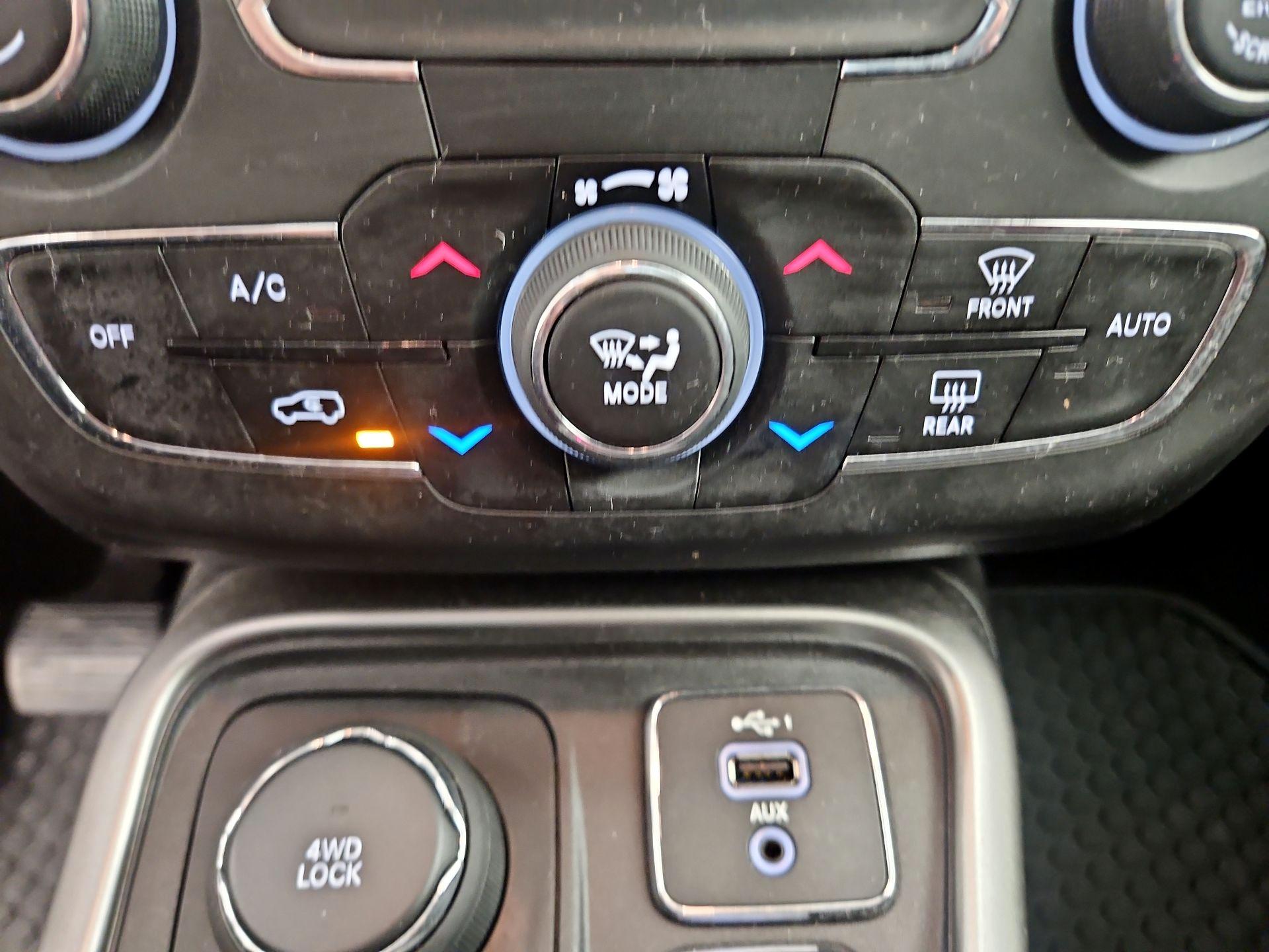 Thumbnail: 2020 Jeep Compass - 16