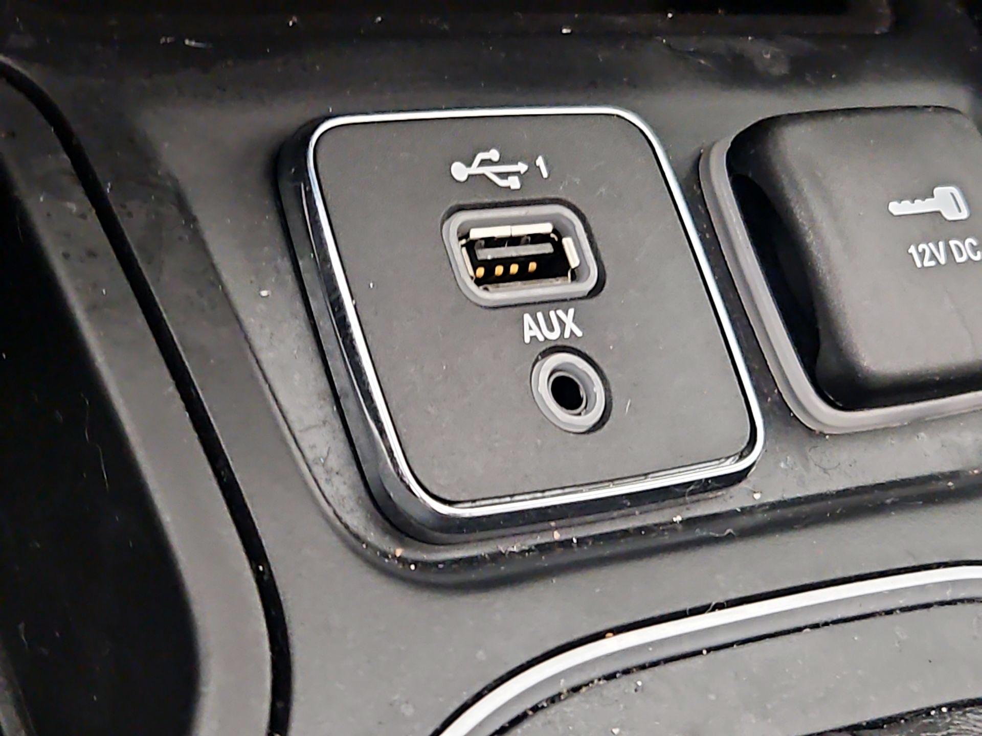 Thumbnail: 2021 Jeep Cherokee - 18