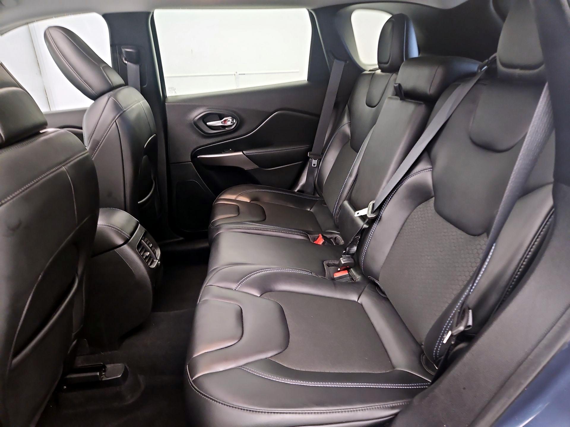 Thumbnail: 2021 Jeep Cherokee - 20