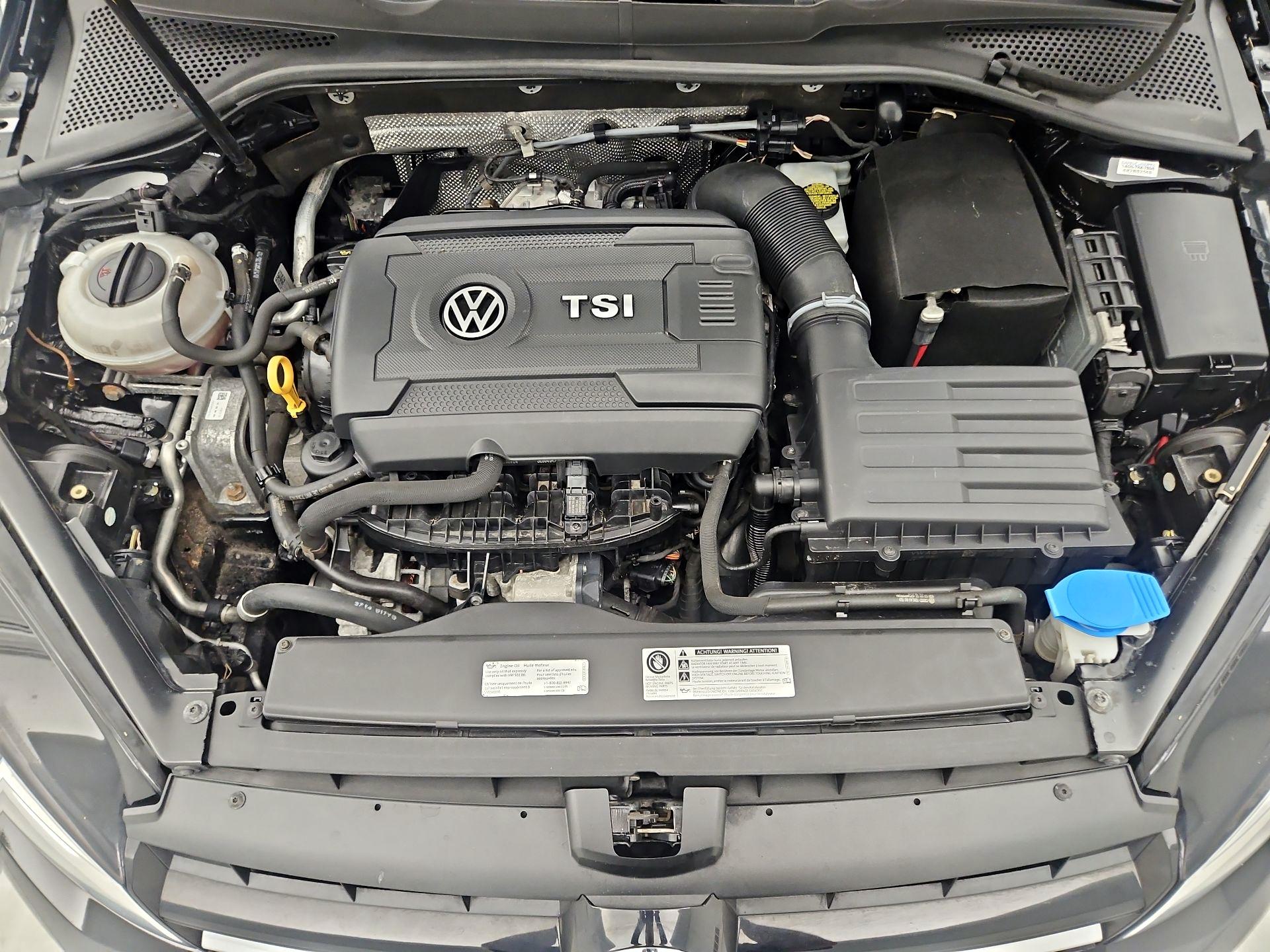 Thumbnail: 2015 Volkswagen Golf - 20