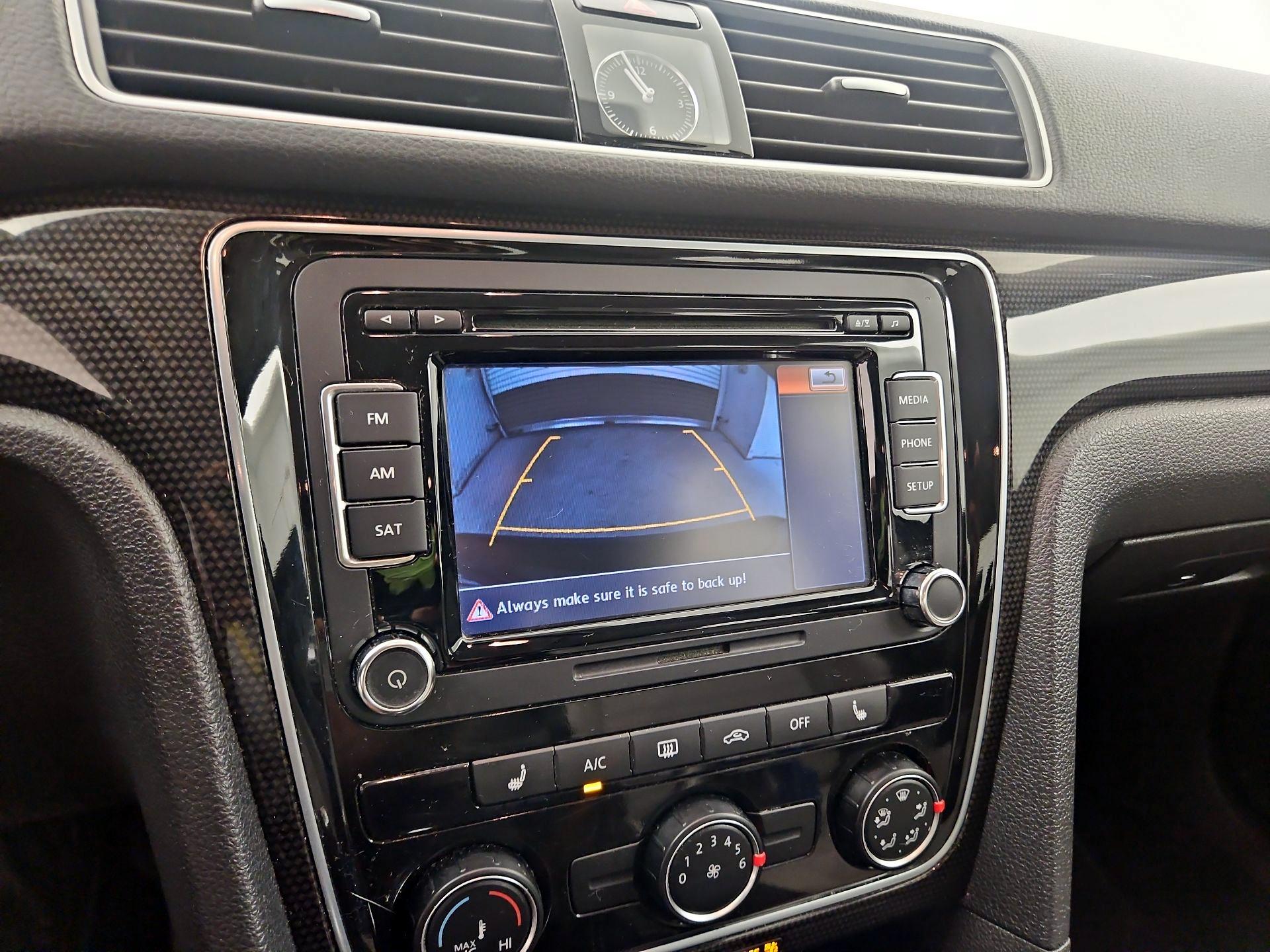 Thumbnail: 2014 Volkswagen Passat - 14