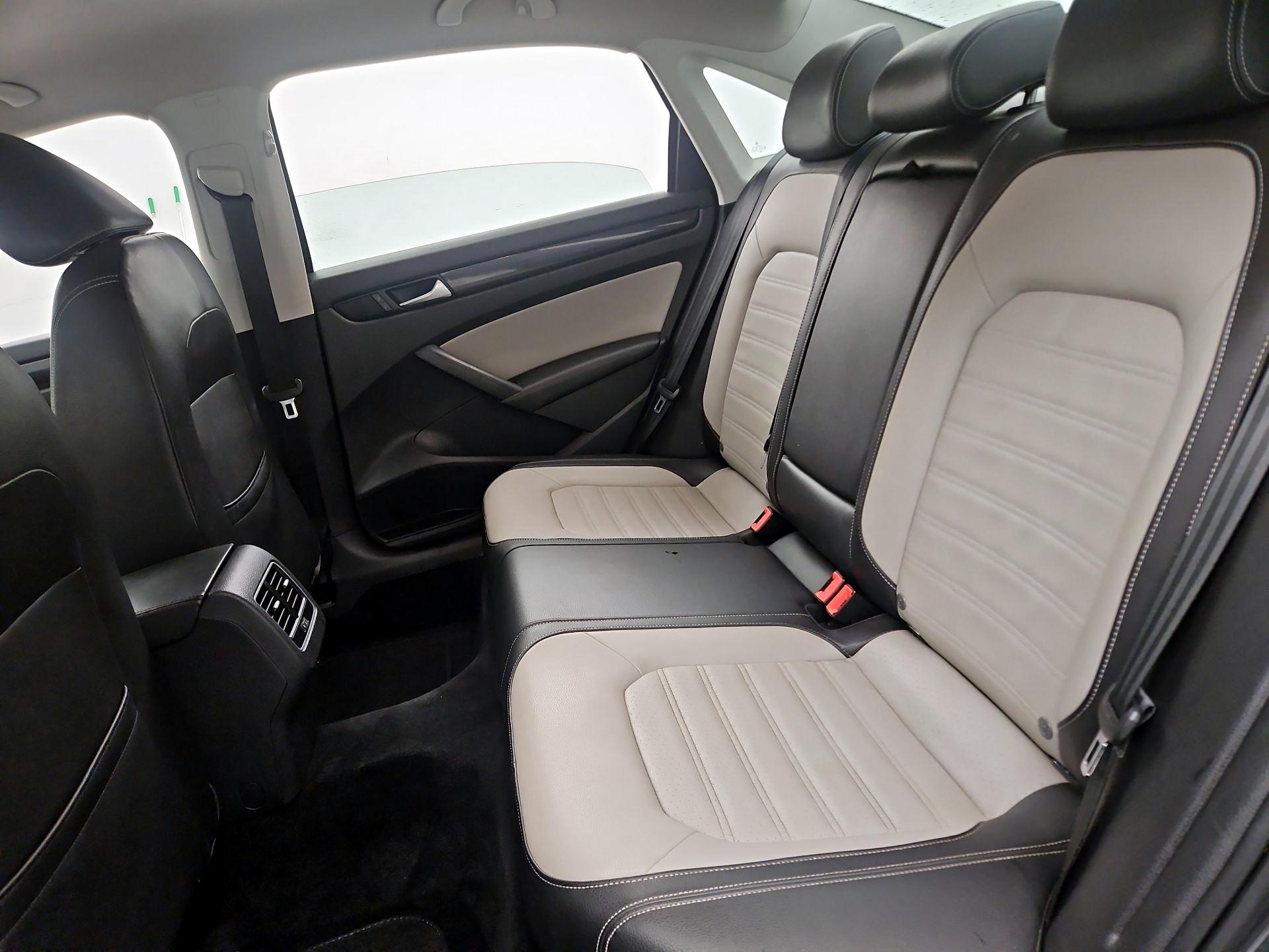 Thumbnail: 2014 Volkswagen Passat - 19