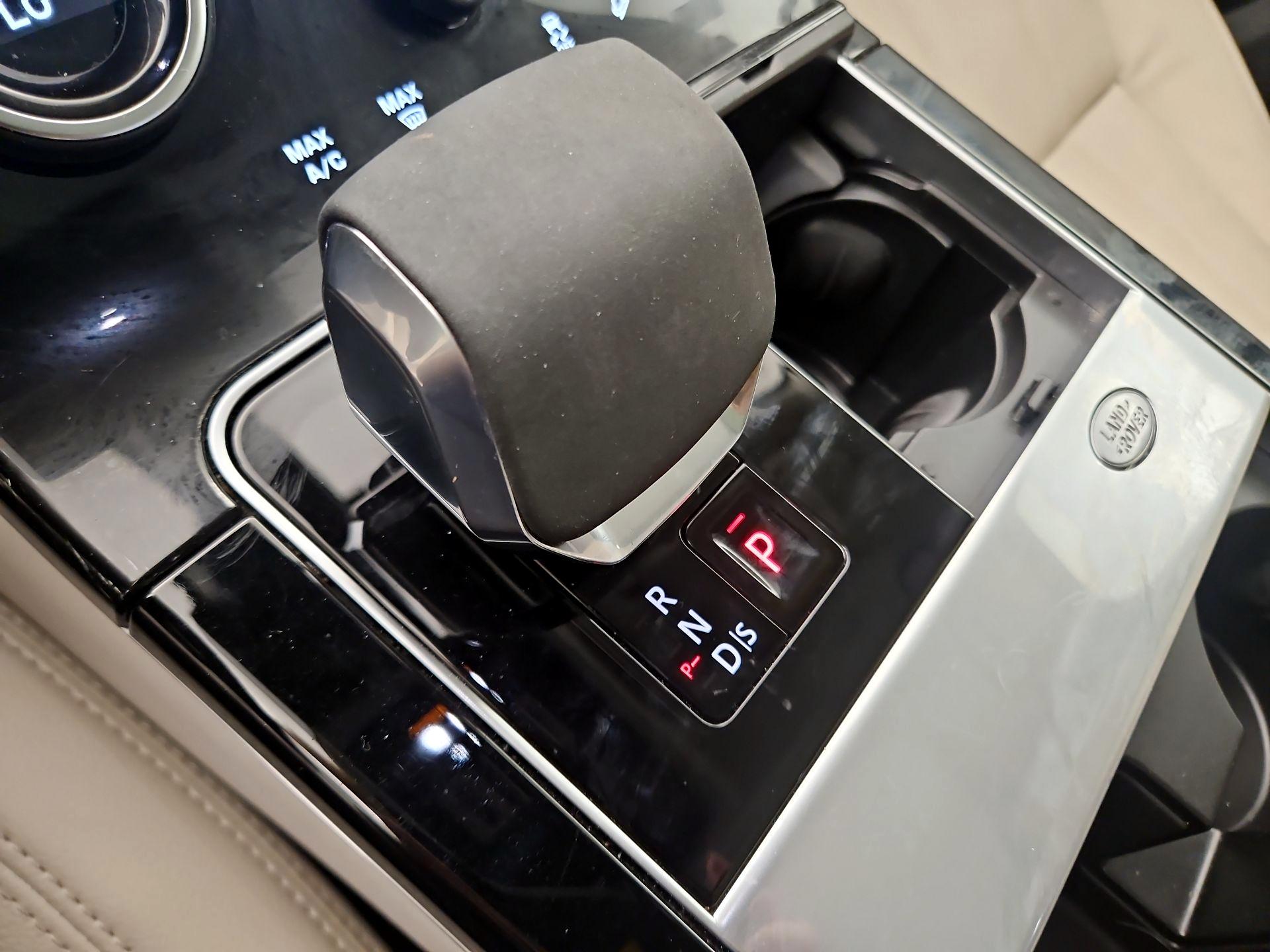 Thumbnail: 2021 Land Rover Range Rover Velar - 18