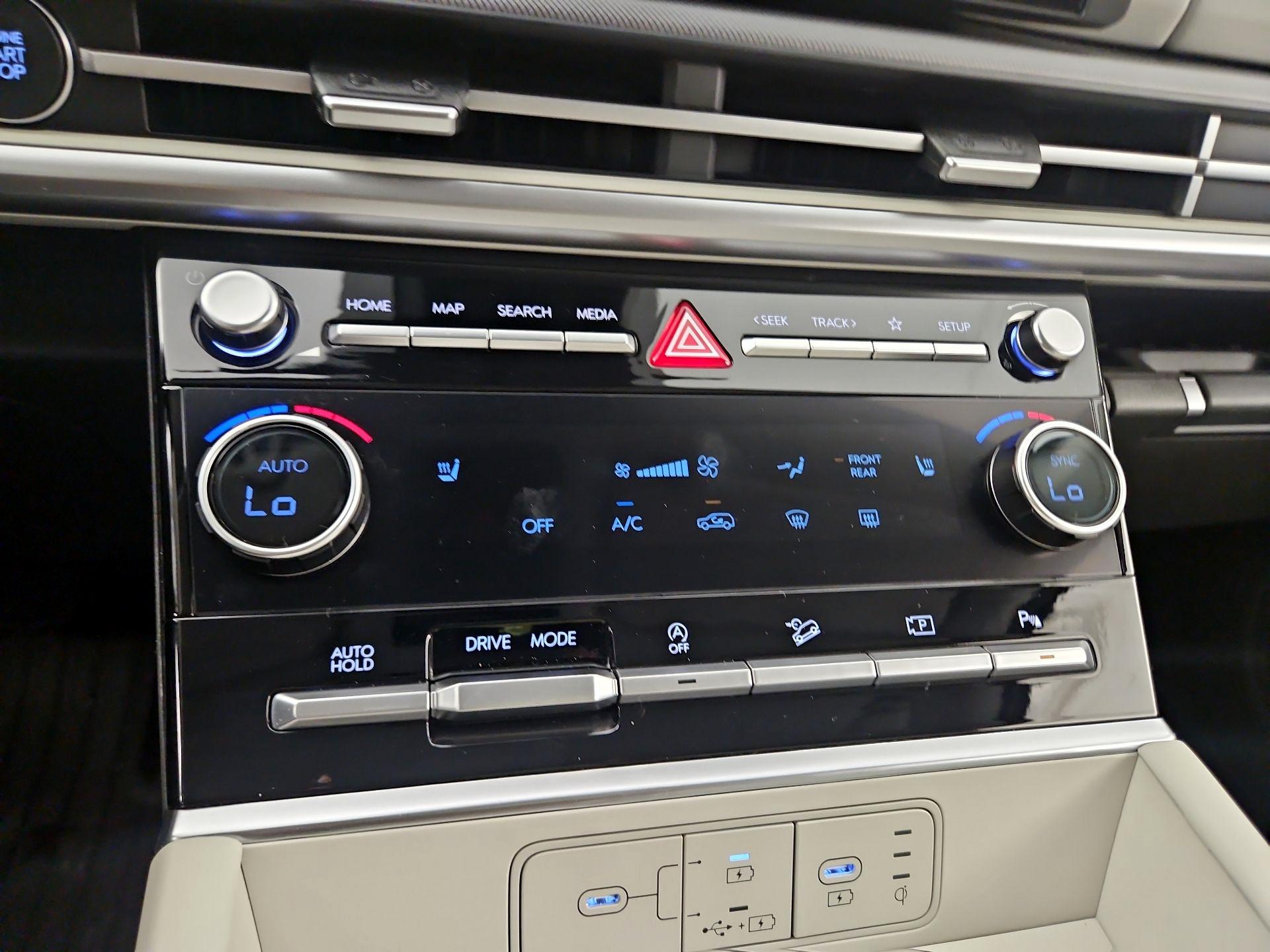 Thumbnail: 2025 Hyundai Santa Fe - 16
