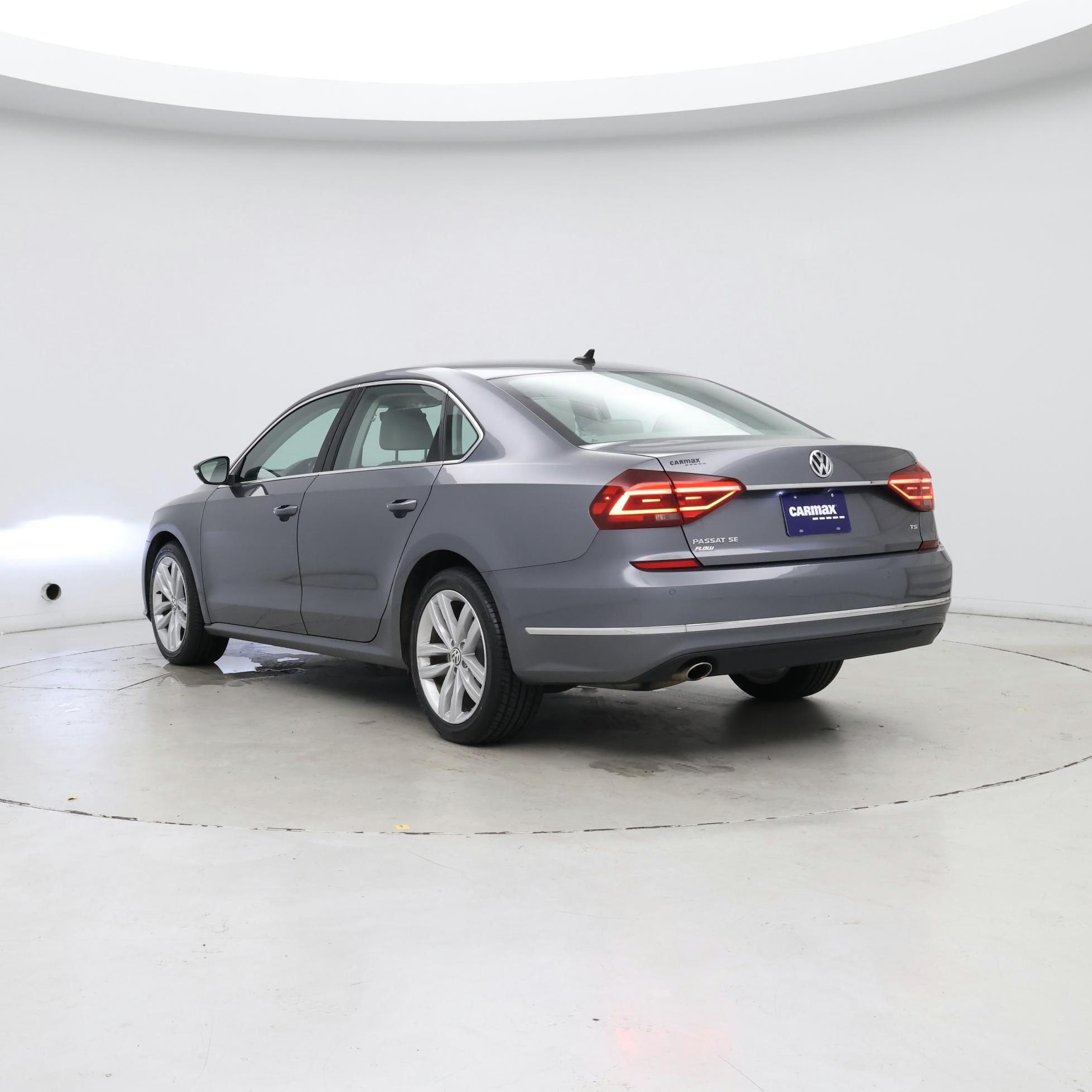 Thumbnail: 2018 Volkswagen Passat - 2