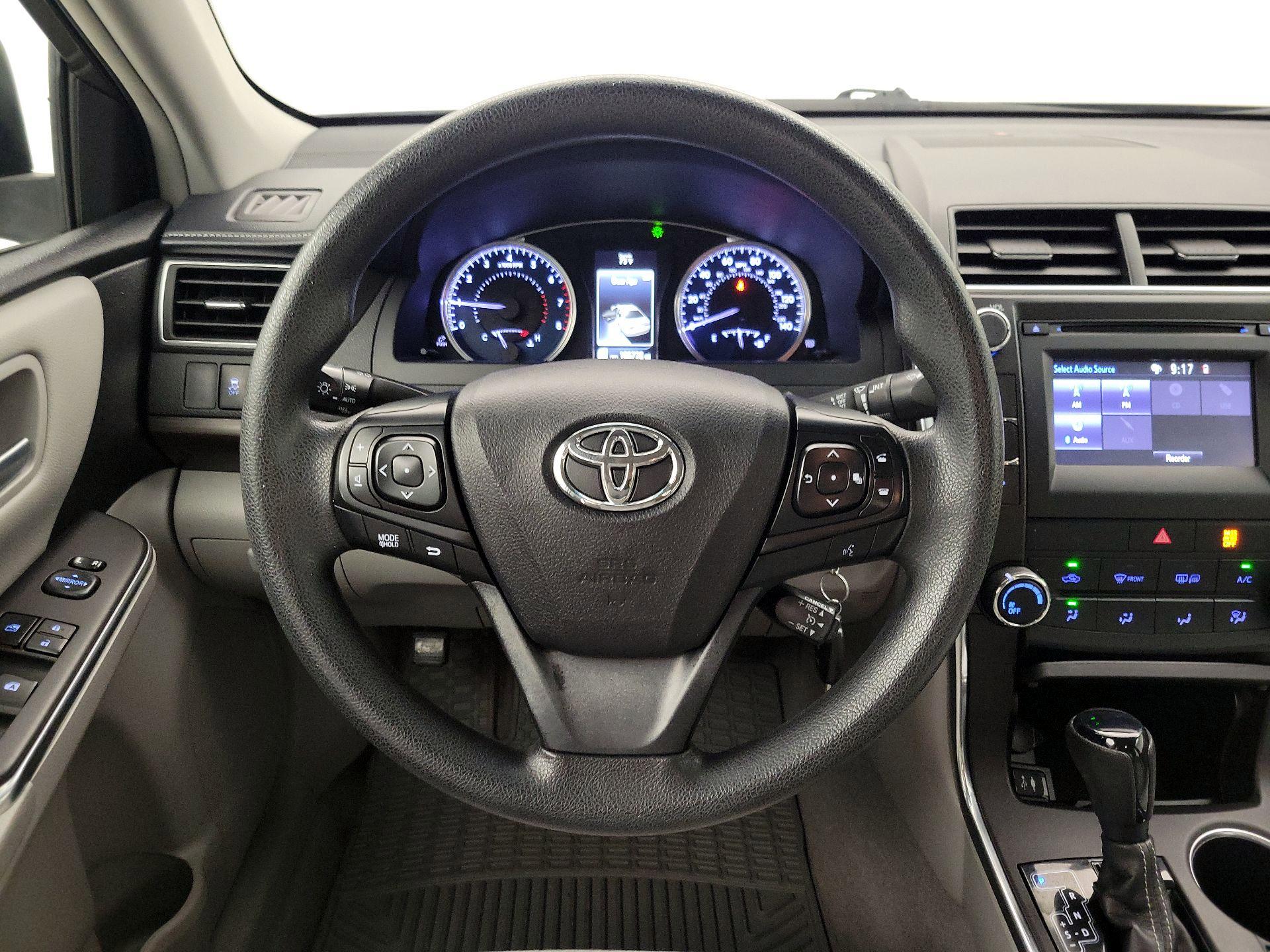Thumbnail: 2016 Toyota Camry - 10