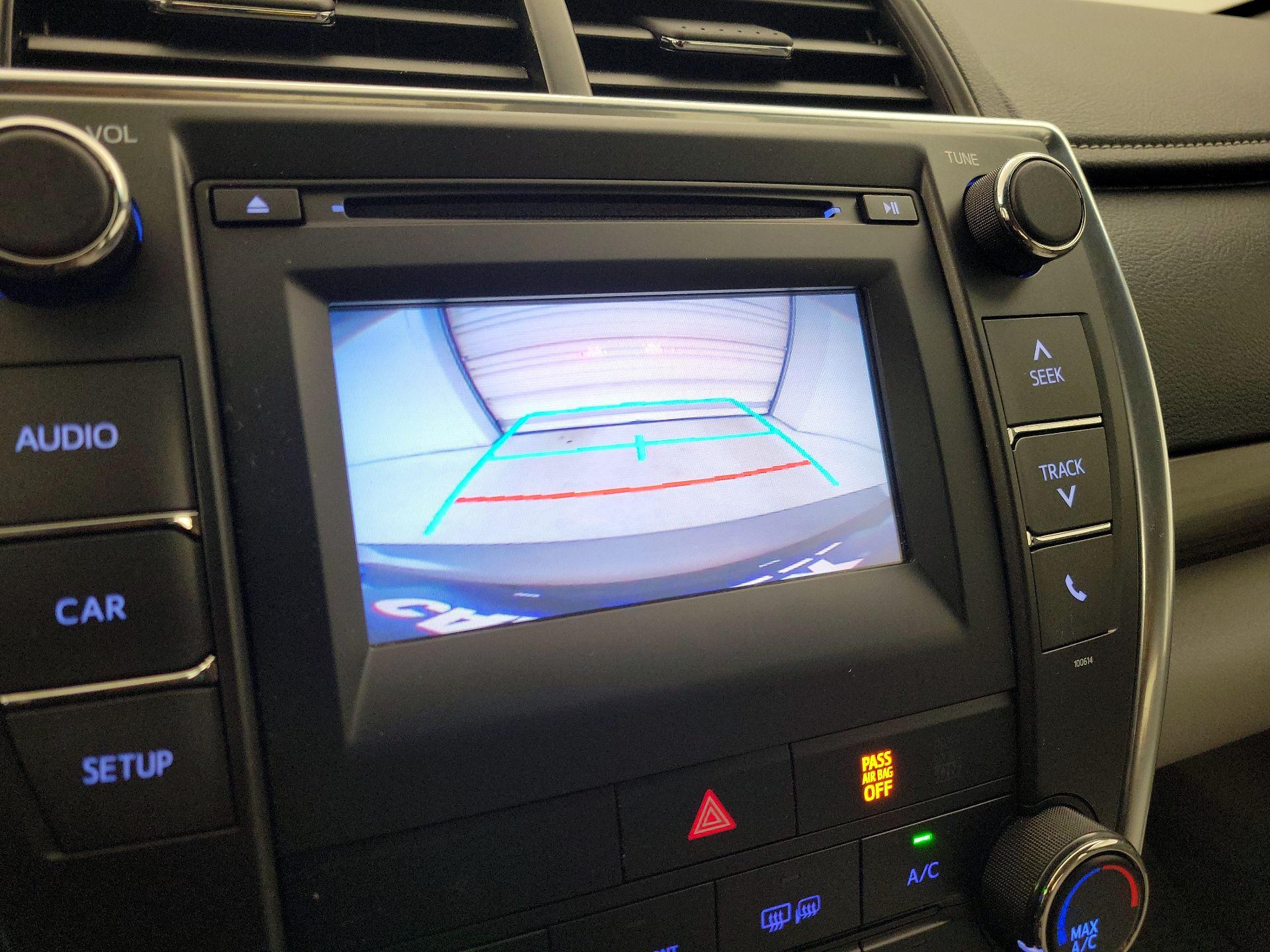 Thumbnail: 2016 Toyota Camry - 14