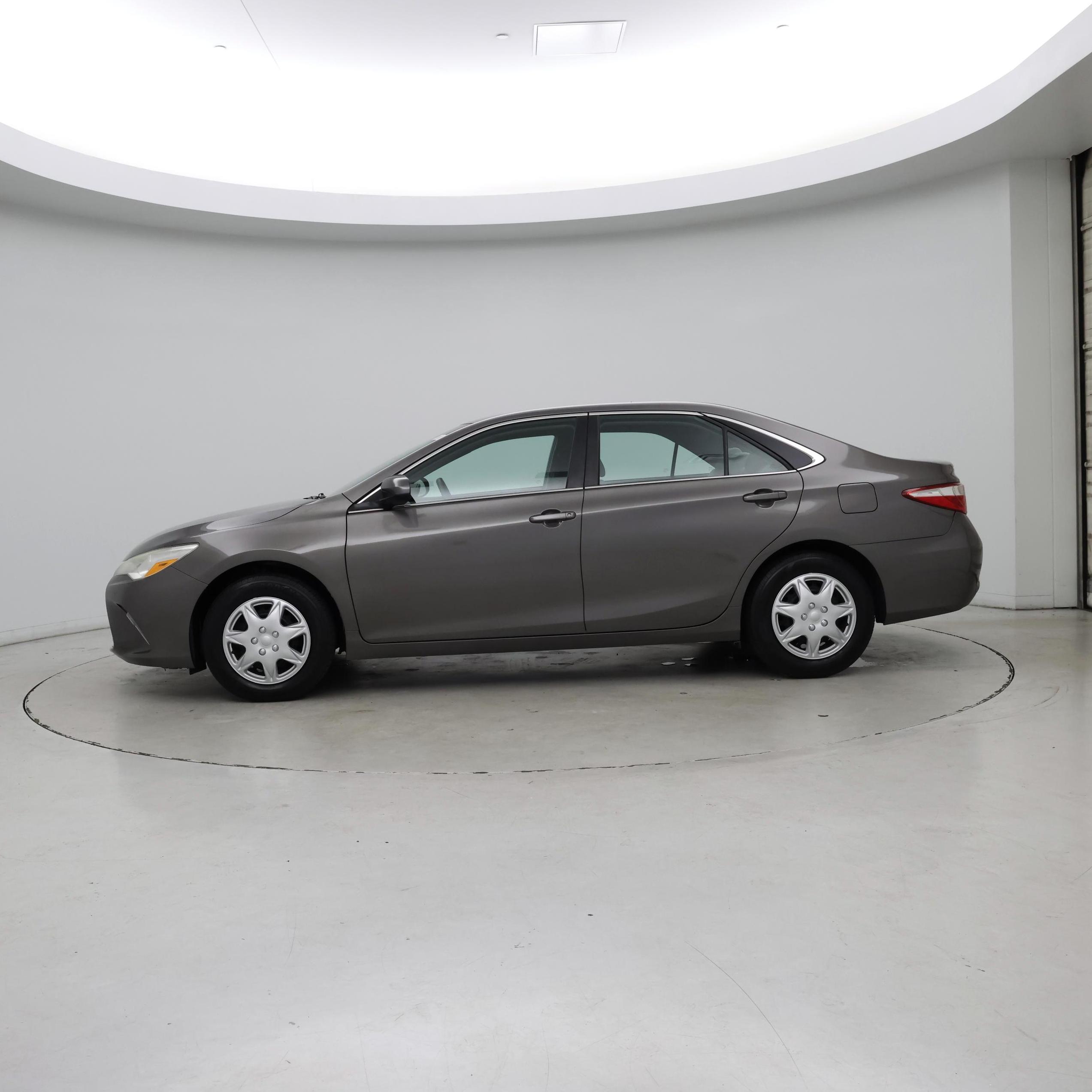 Thumbnail: 2016 Toyota Camry - 3