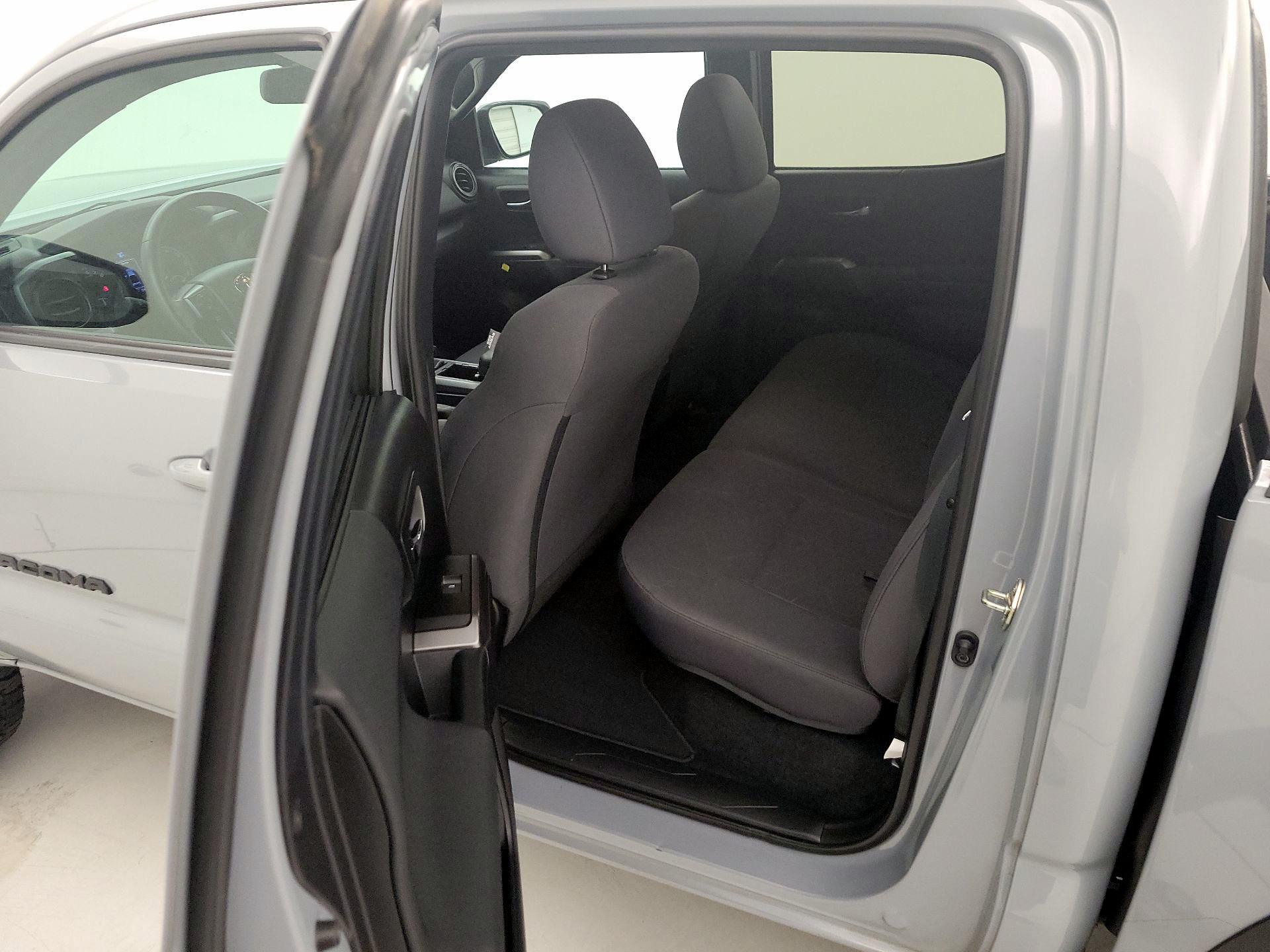 Thumbnail: 2019 Toyota Tacoma - 19