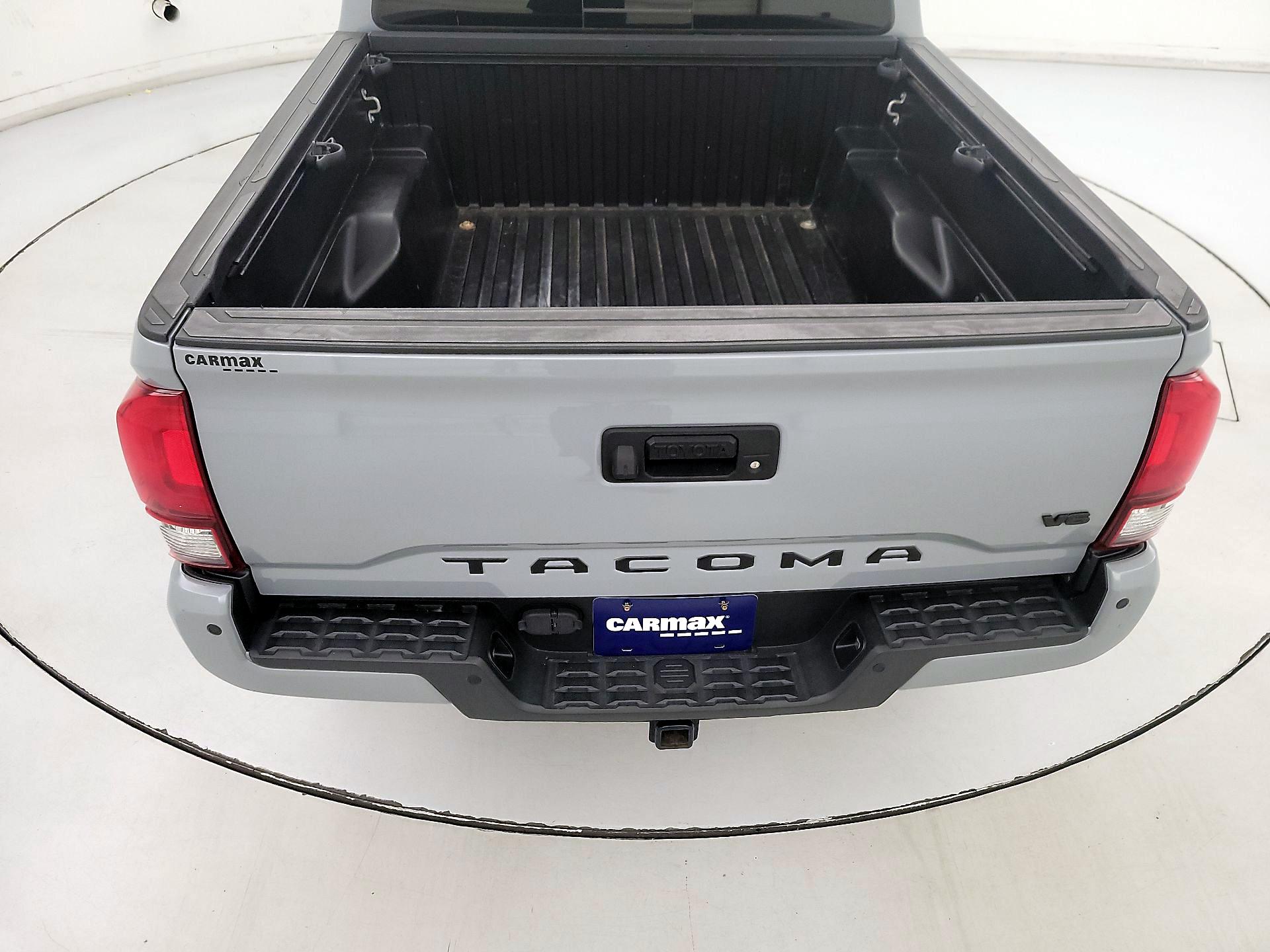 Thumbnail: 2019 Toyota Tacoma - 20