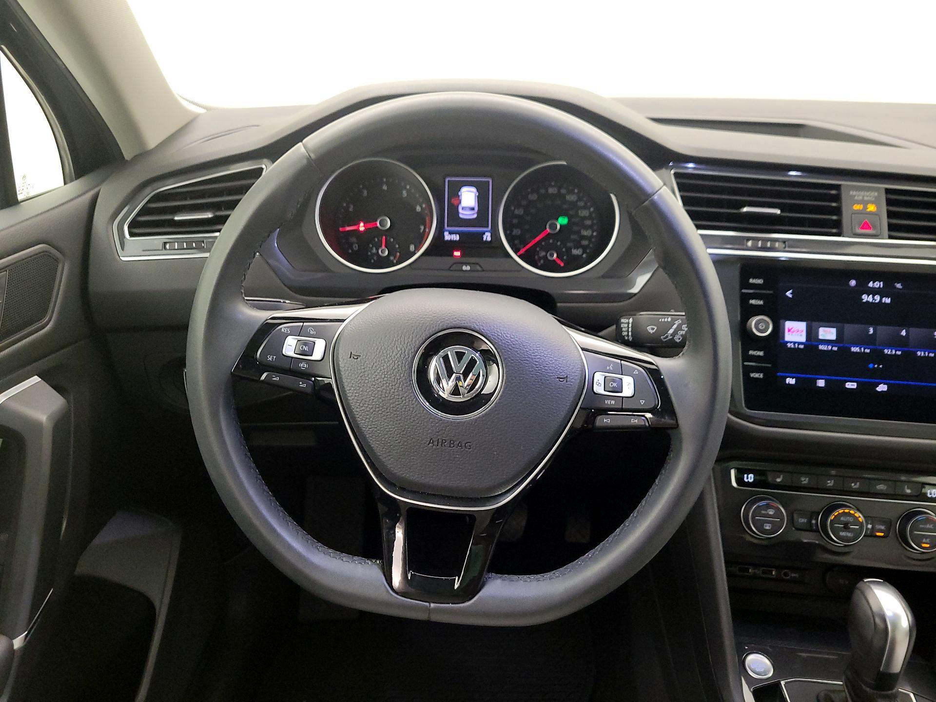 Thumbnail: 2020 Volkswagen Tiguan - 10