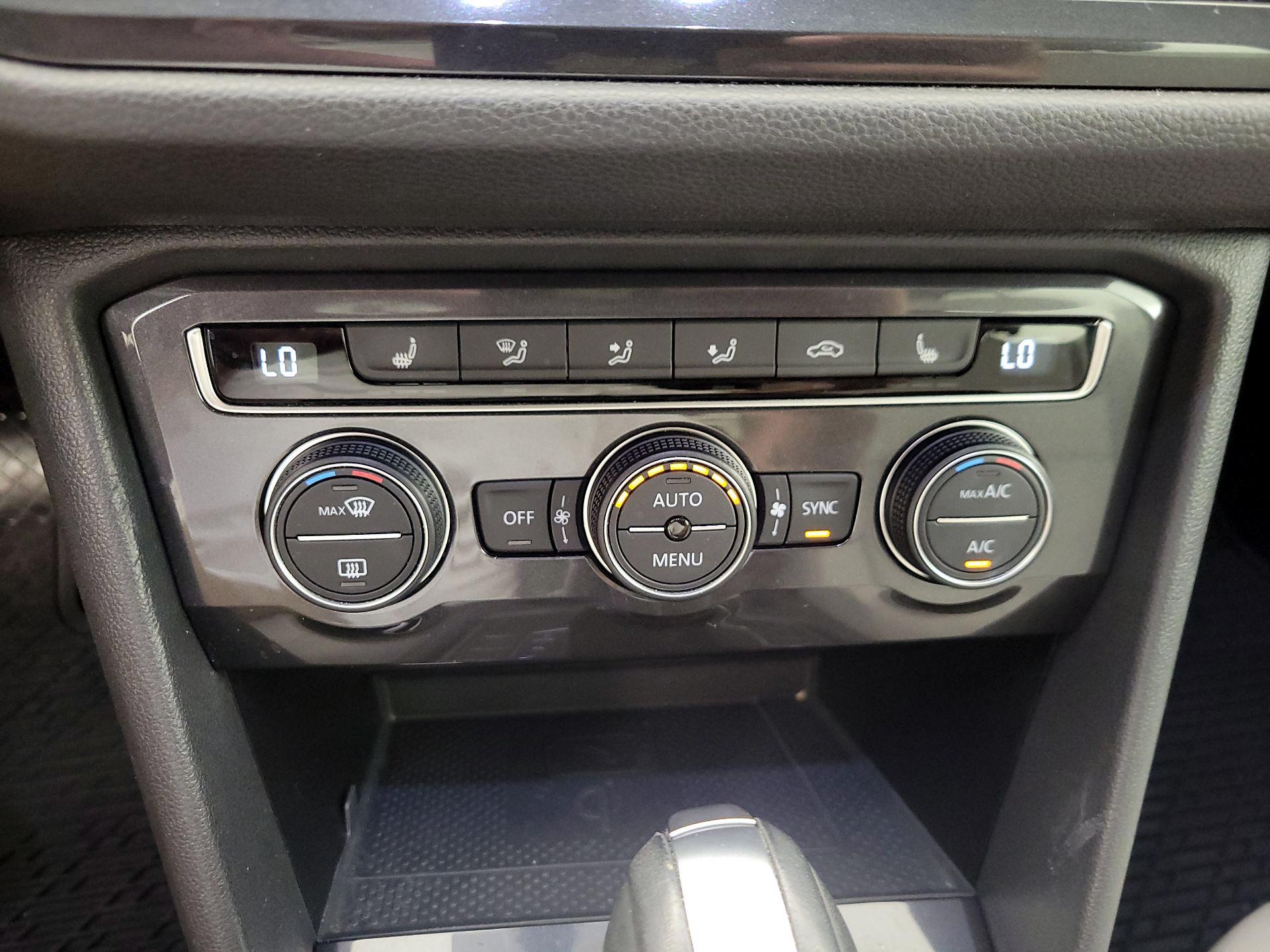Thumbnail: 2020 Volkswagen Tiguan - 16