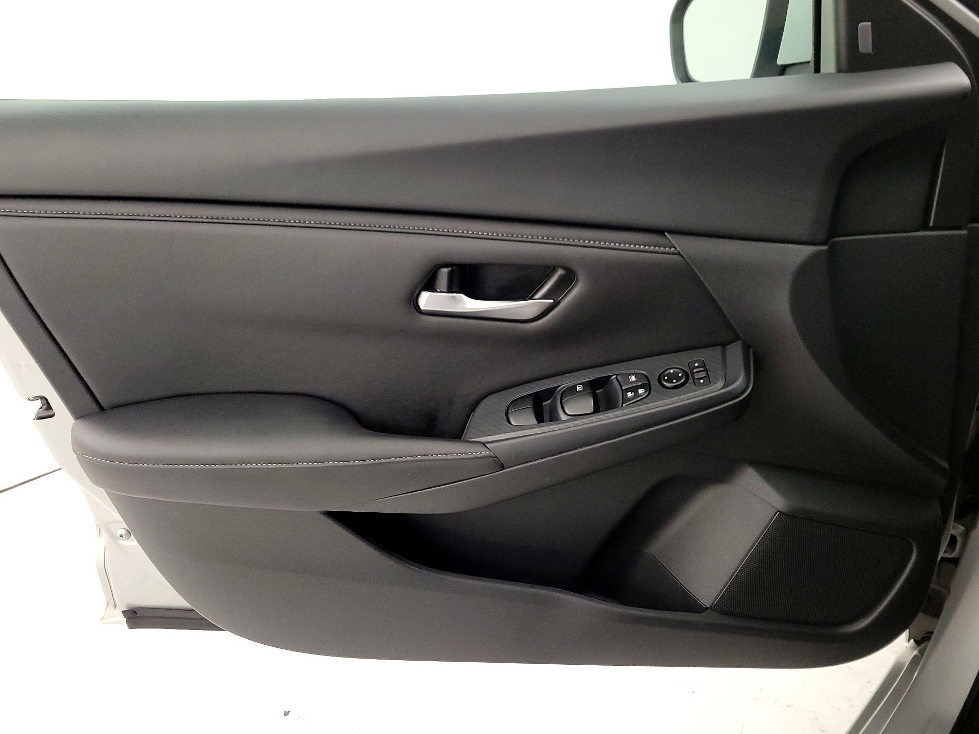 Thumbnail: 2023 Nissan Sentra - 12