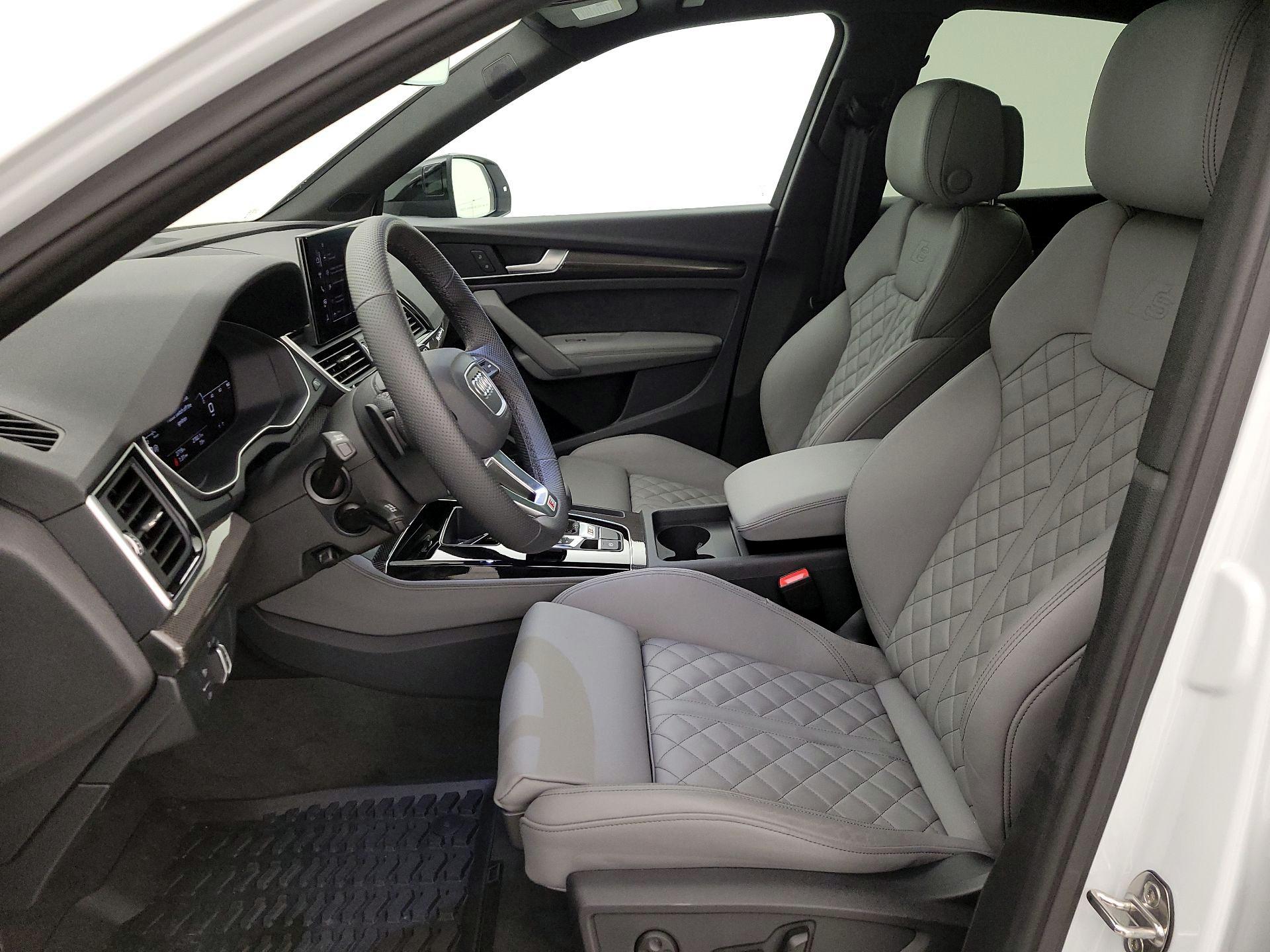 Thumbnail: 2025 Audi SQ5 - 11