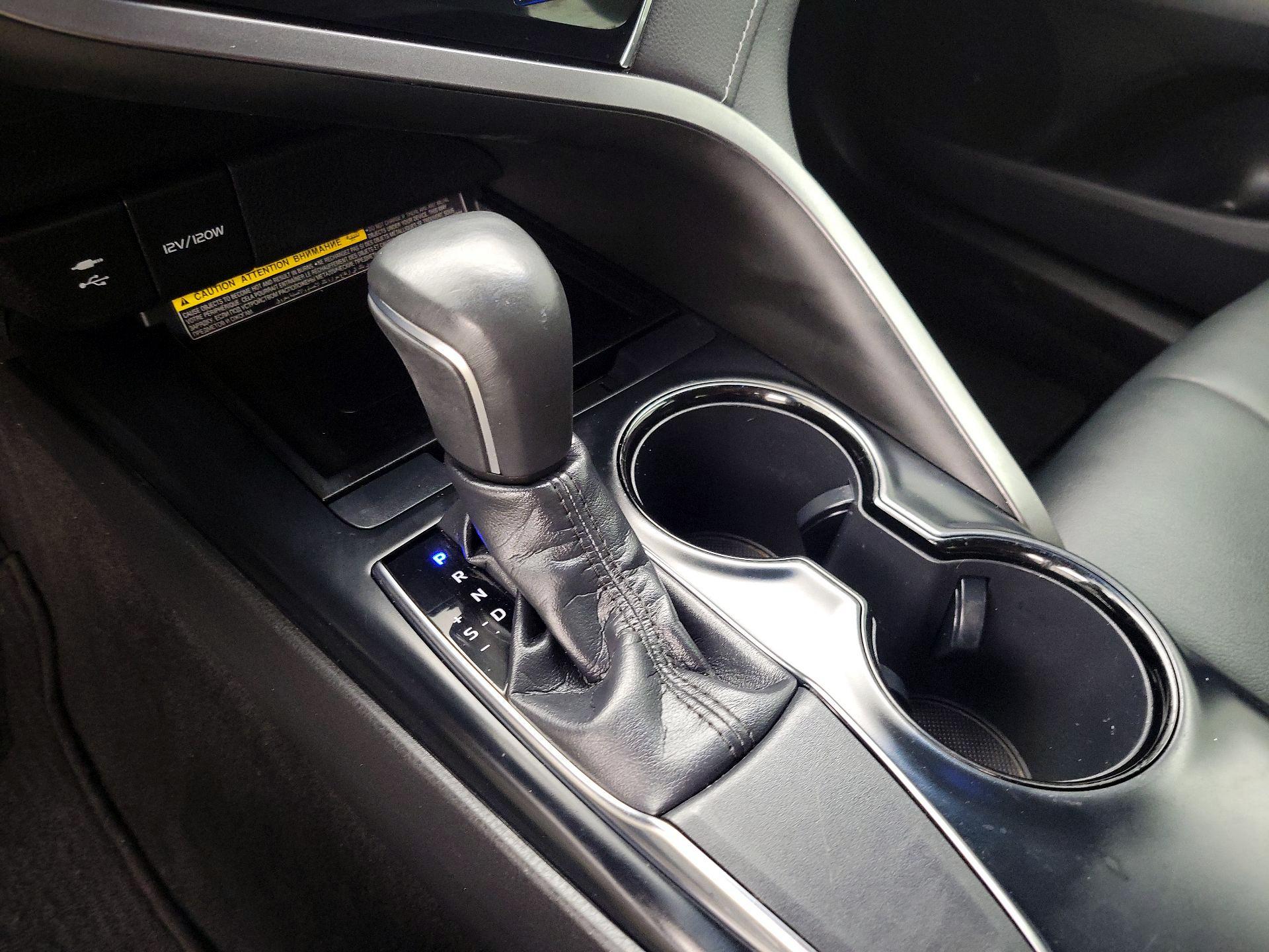 Thumbnail: 2018 Toyota Camry - 17