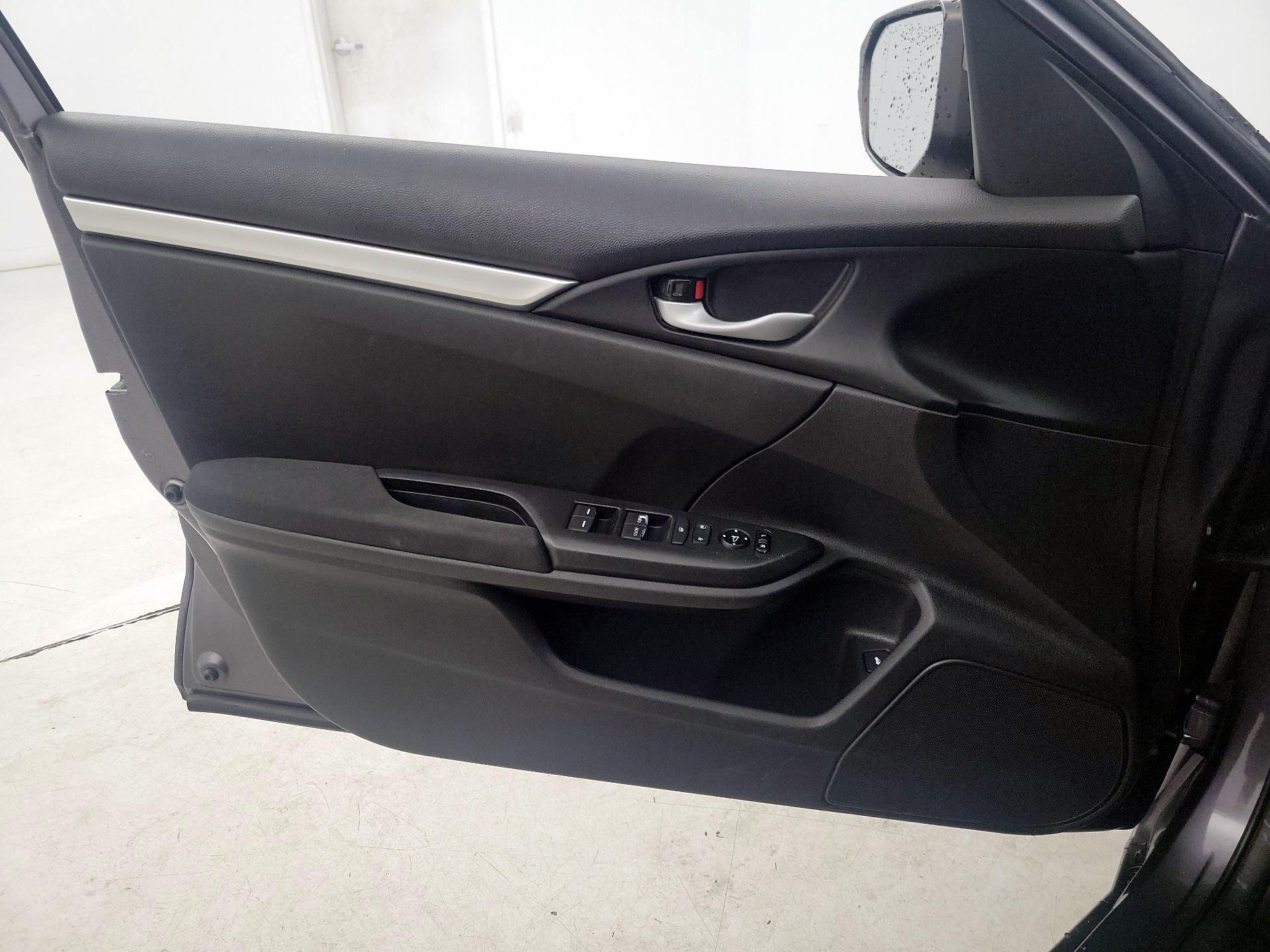Thumbnail: 2016 Honda Civic - 12