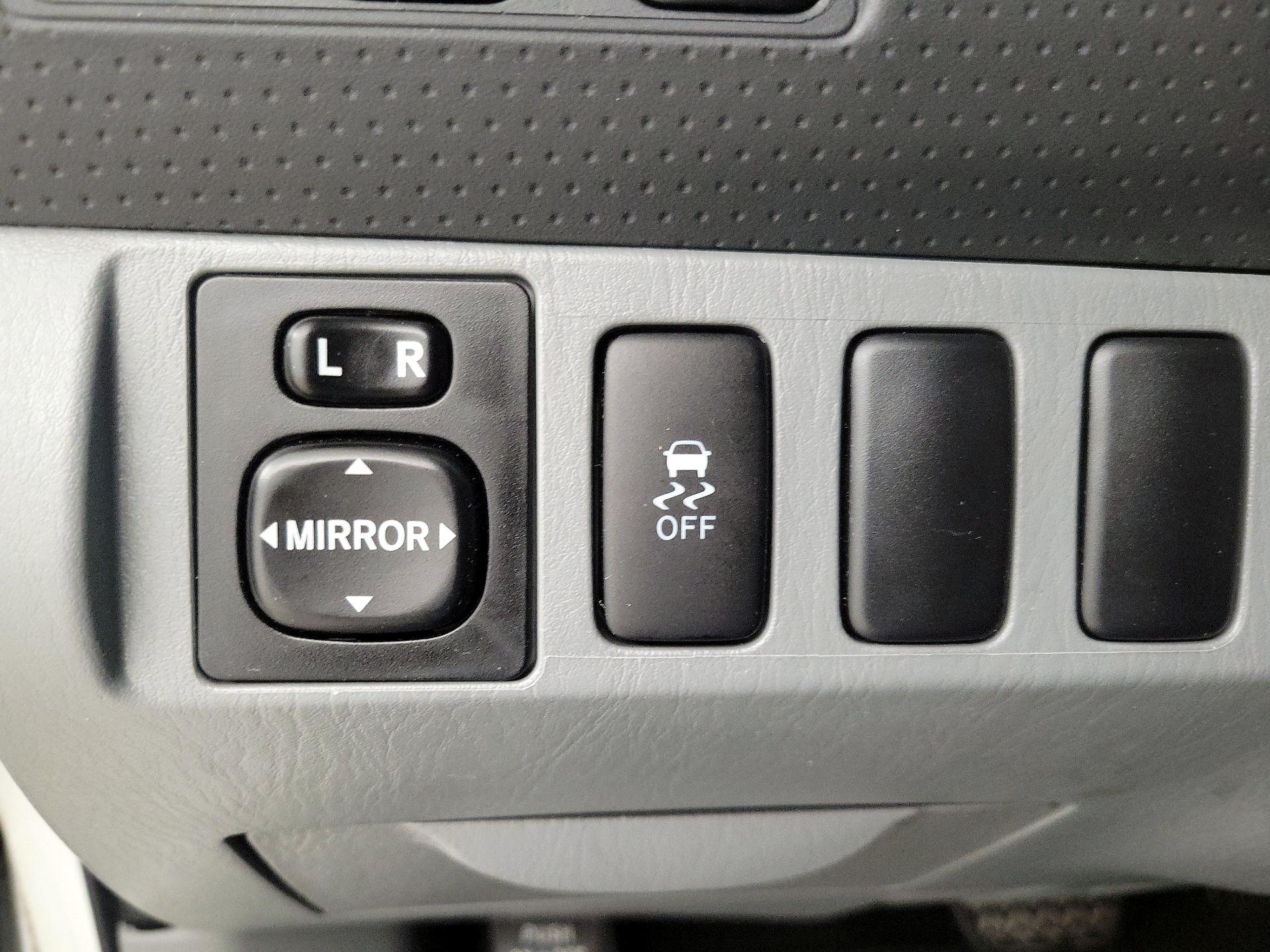 Thumbnail: 2014 Toyota Tacoma - 13