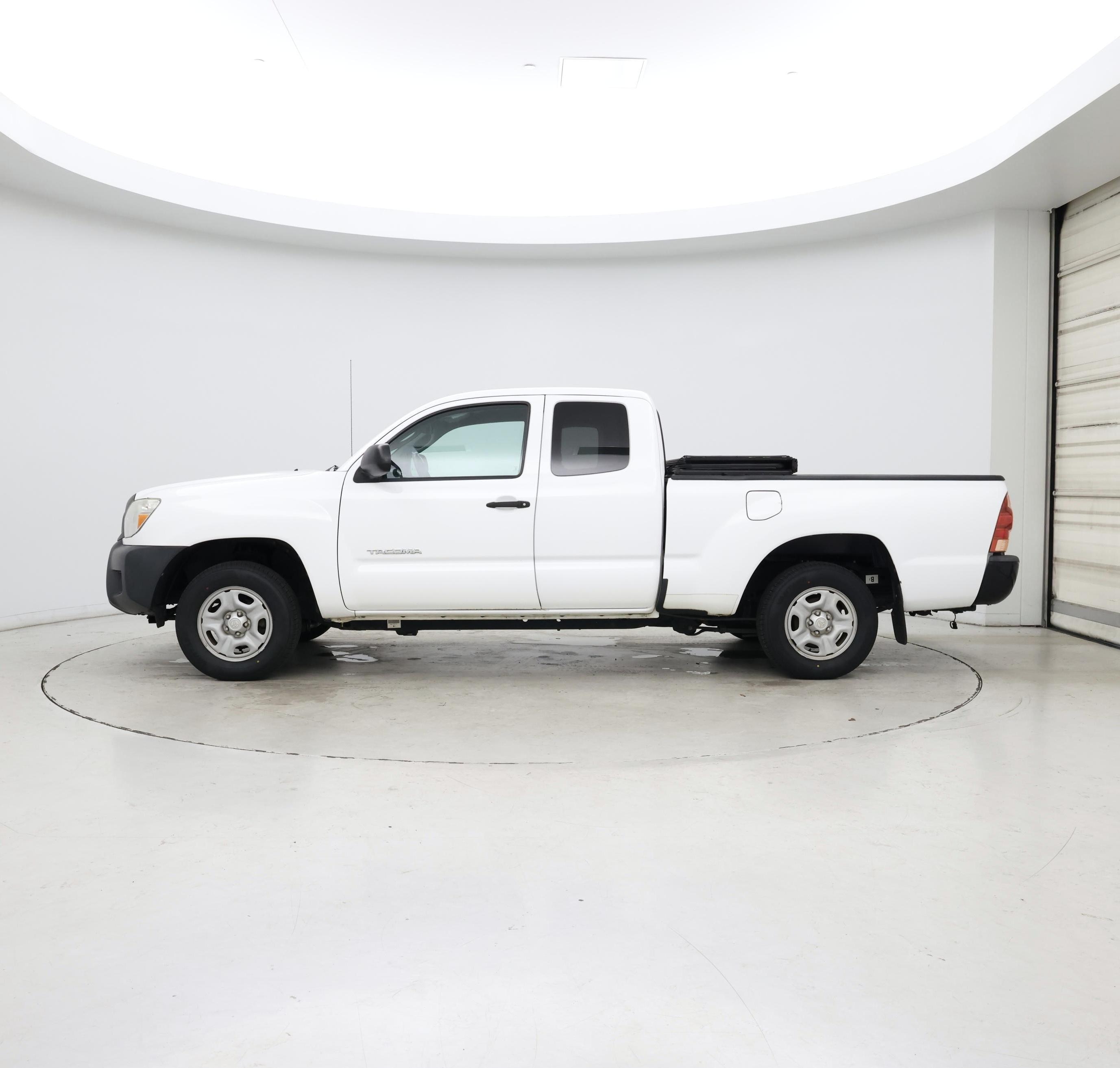 Thumbnail: 2014 Toyota Tacoma - 3