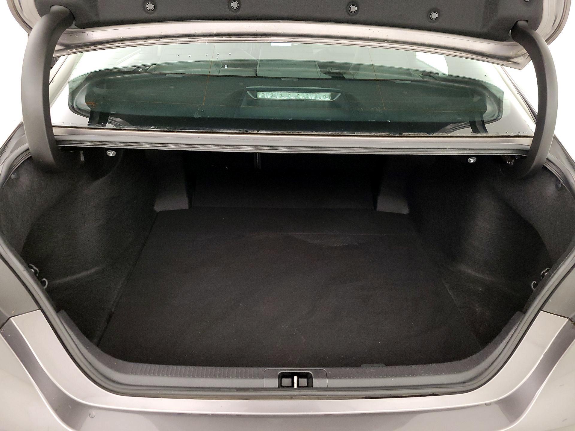 Thumbnail: 2019 Toyota Camry - 20