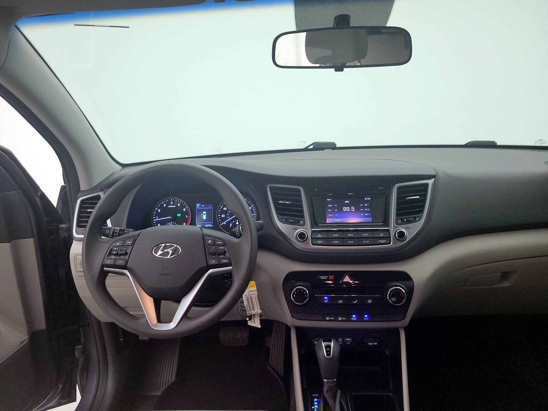 Thumbnail: 2016 Hyundai Tucson - 9