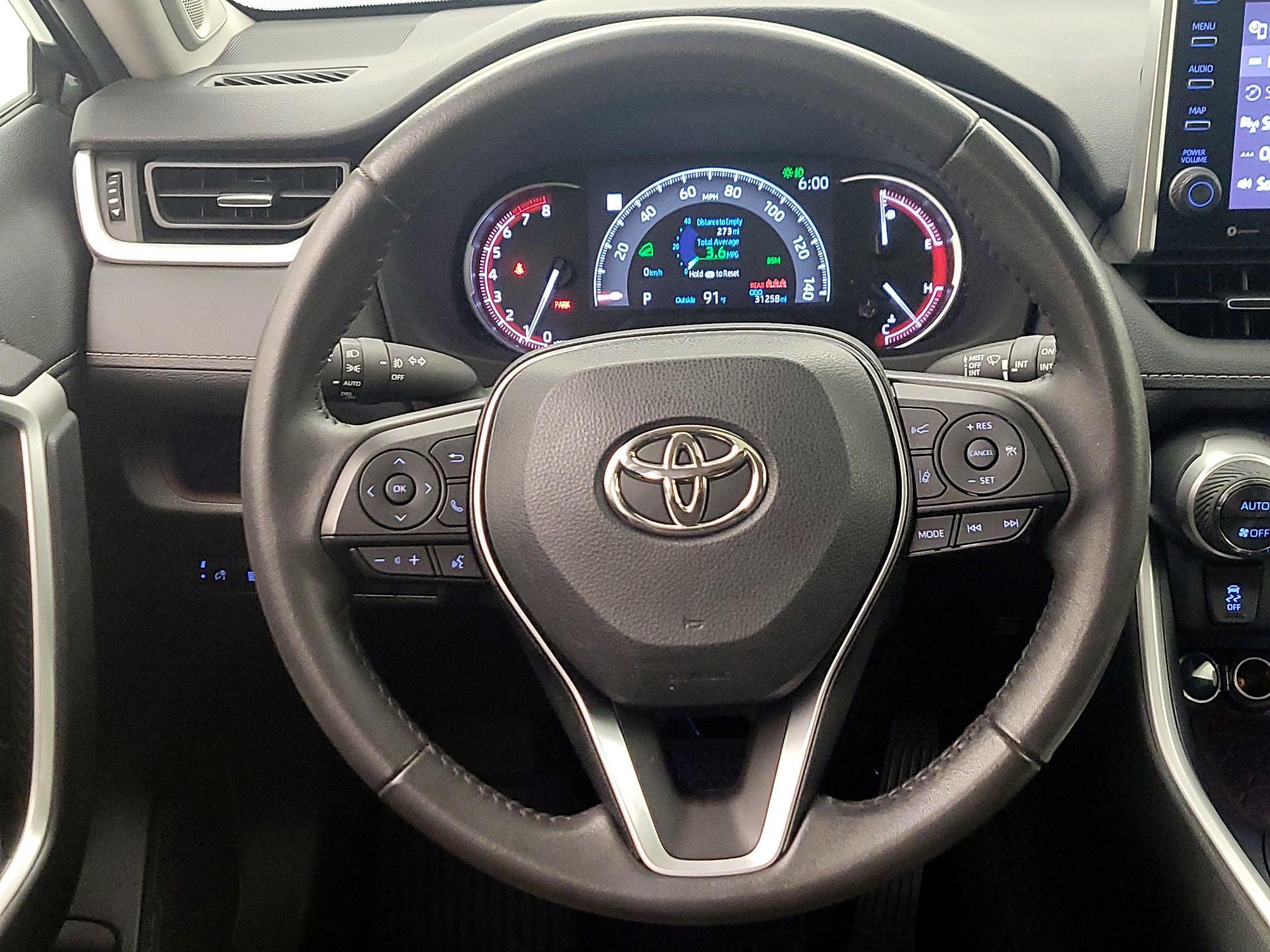 Thumbnail: 2022 Toyota RAV4 - 10