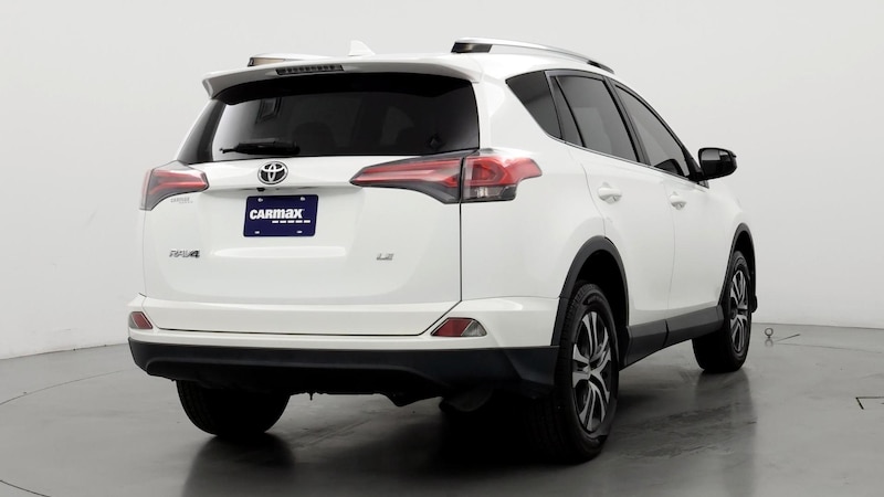 2017 Toyota RAV4 LE 8