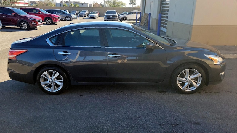 2013 Nissan Altima SV 4