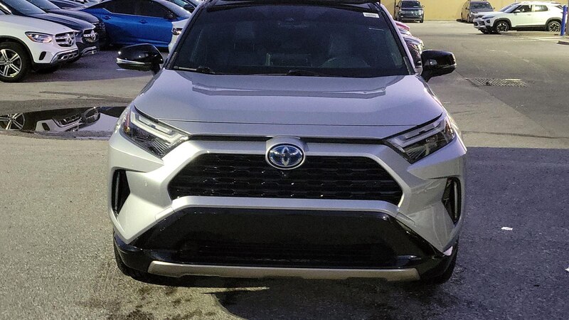 2022 Toyota RAV4 XSE 2