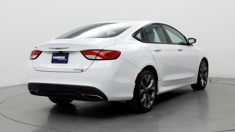 2016 Chrysler 200 S 8