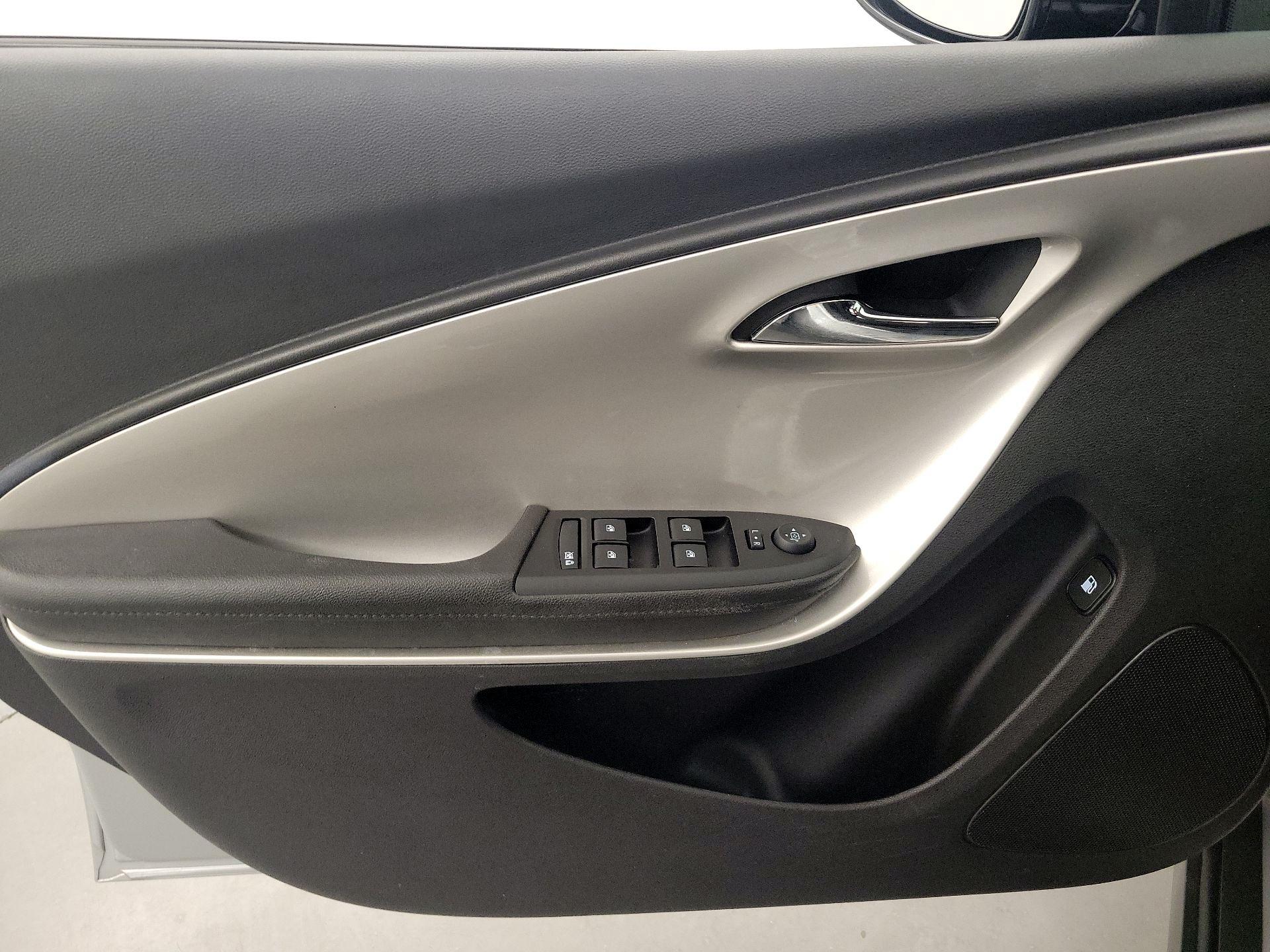 Thumbnail: 2014 Chevrolet Volt - 12